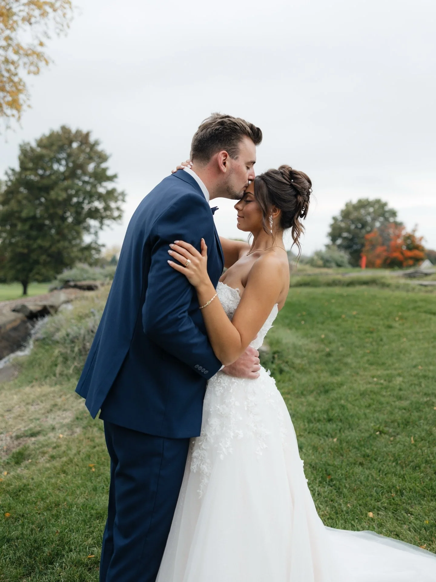 A very dreamy and colorful wedding for Reegan + Levi 🕊️

Every detail was so thought out + intentional. It was filled with private vows, a first look down the aisle, emotional moments, stunning bridal party colors, the best saxophonist in town, a sp