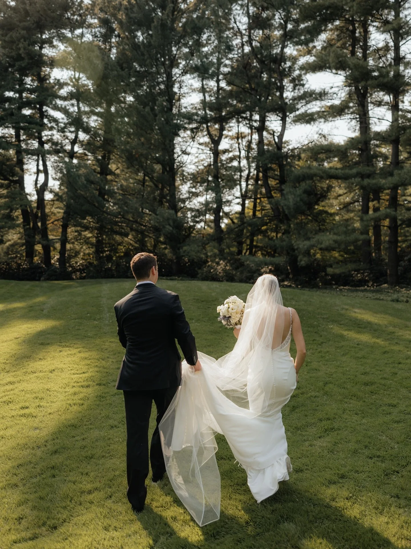 A few bride &amp; groom portraits from 2024 🤍

Wedding photos, wedding photographer, Grand Rapids Michigan, film style photos, Michigan wedding