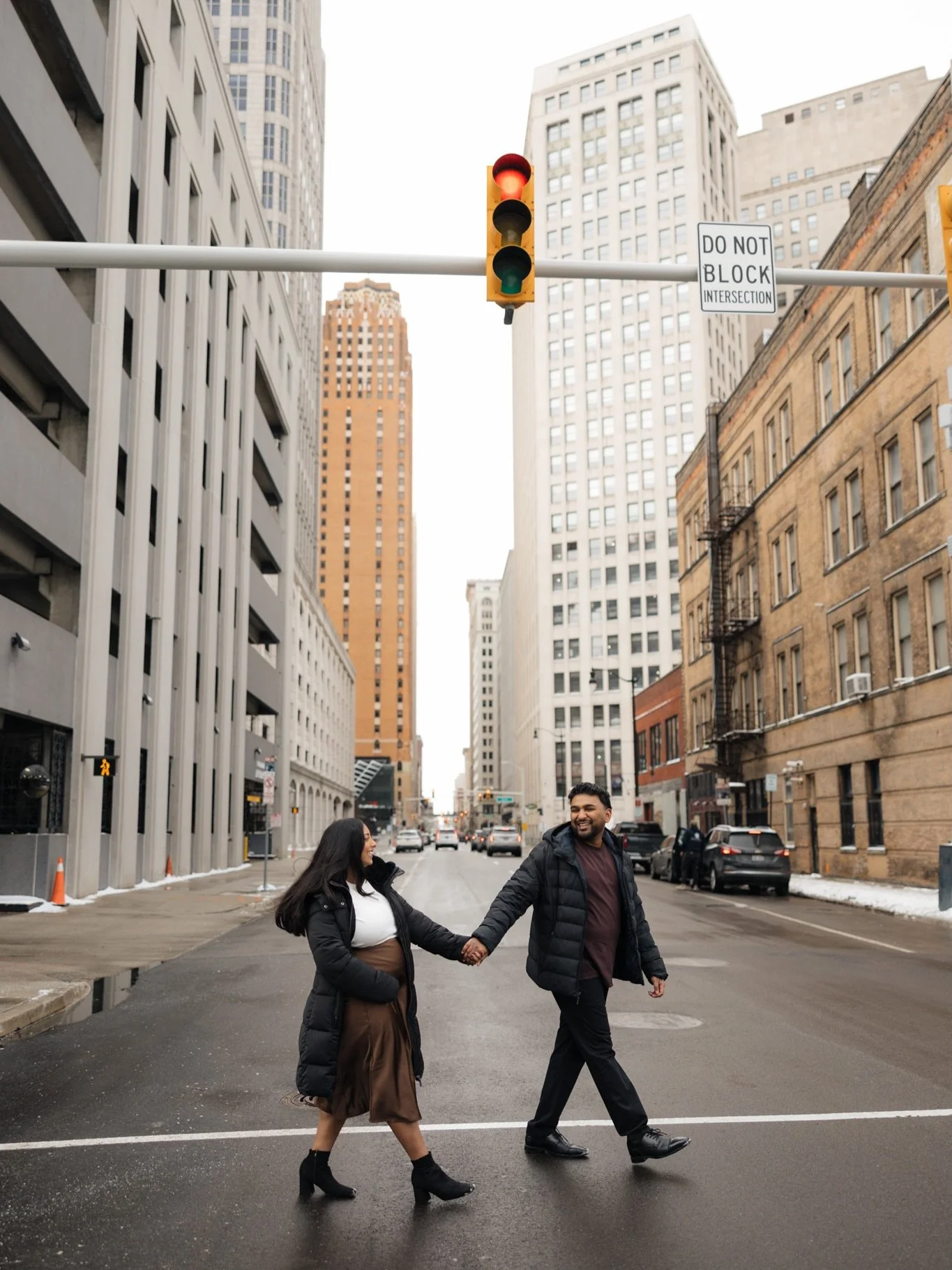 A beautiful (but freezing) maternity session in Downtown Detroit. Back in 2023, I captured J+J&rsquo;s proposal 😌 

it&rsquo;s always so special to capture my couples through the years! Here&rsquo;s to be a beautiful &amp; very loved Baby Chacko 🕊️