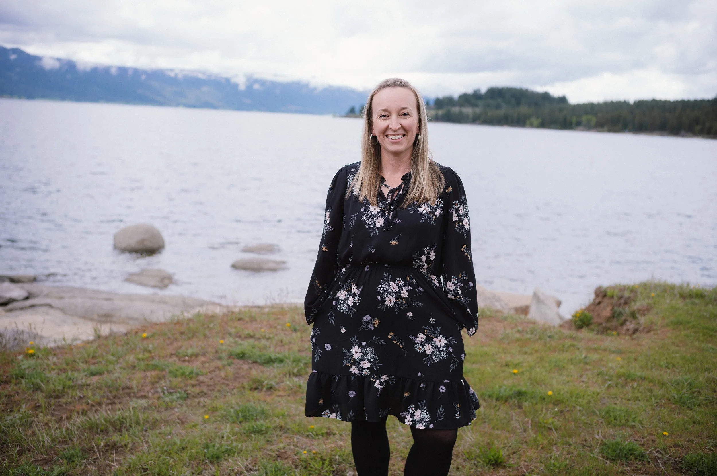 Joni In front of a lake