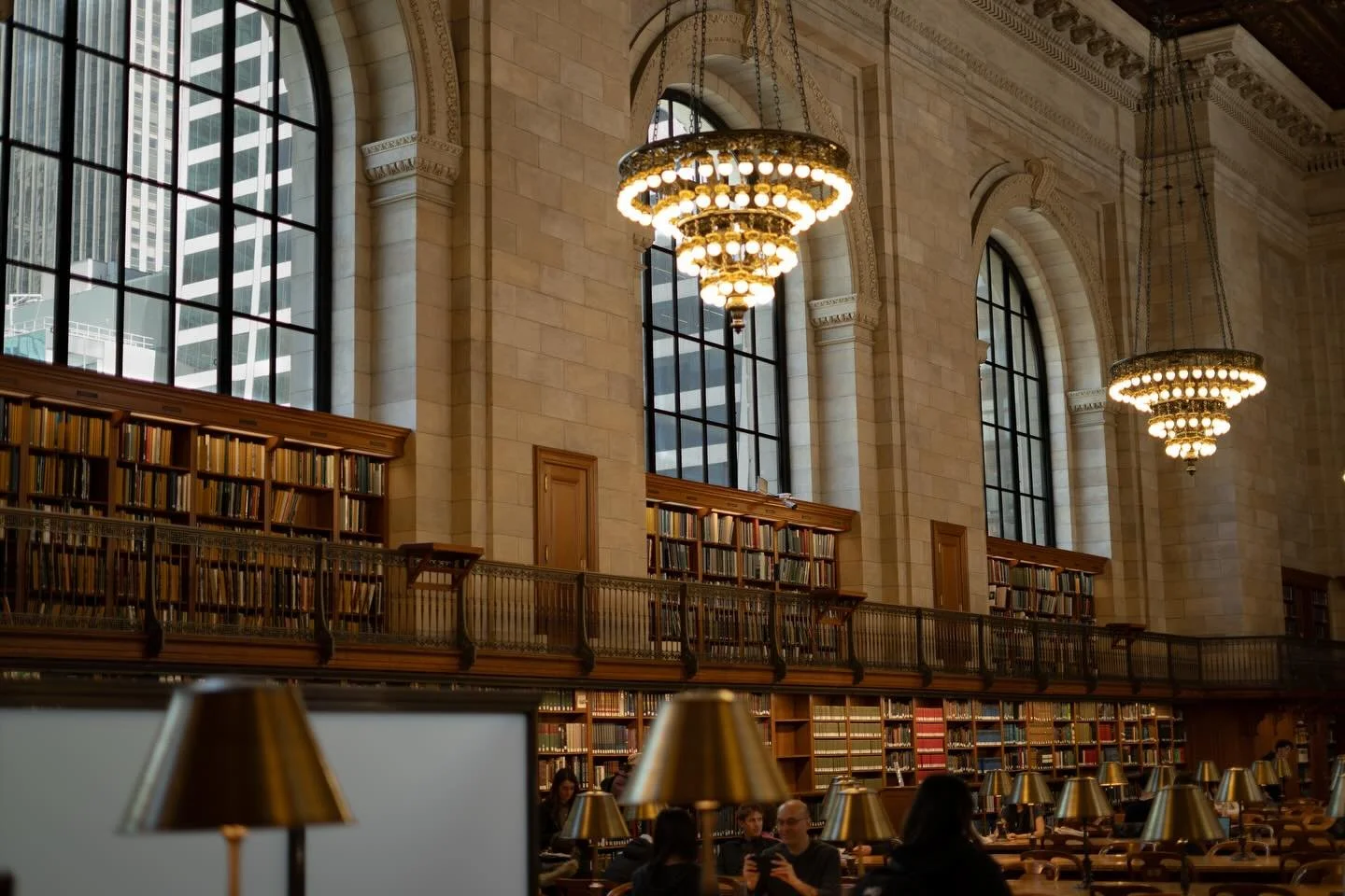 In the center of all the chaos there&rsquo;s silence here.

#photography #newyorkcity #art @publiclibrarynyc