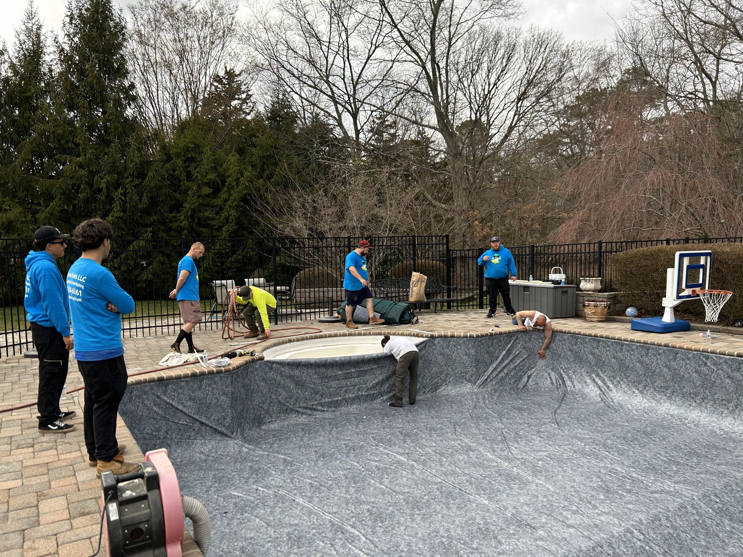 putting in liner.jpe