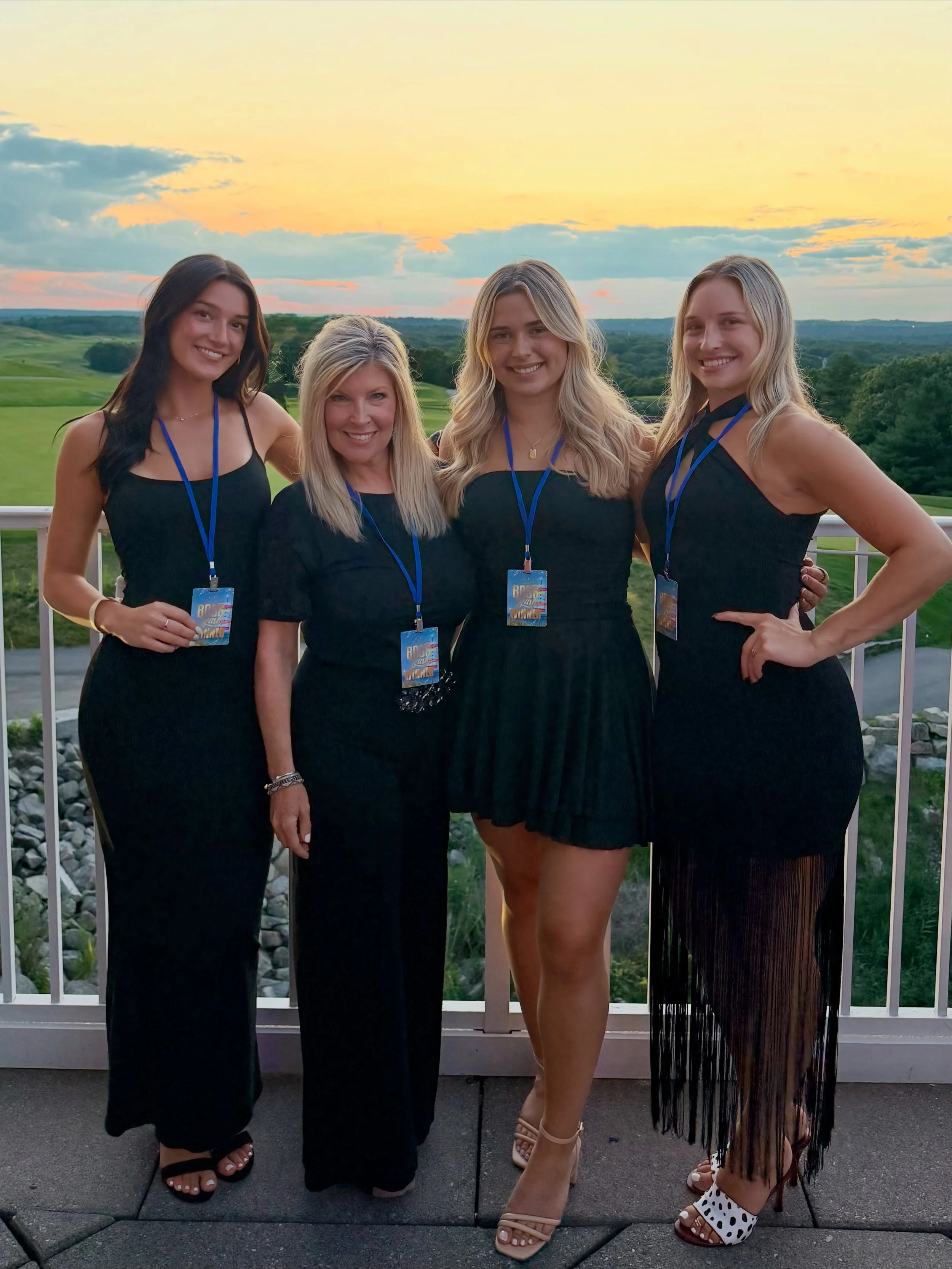 What a night w/ @southshorehls &mdash;
we&rsquo;re still buzzing. 🖤✨

Members of the Beehive Team showed up at the Best of the South Shore BOSS Bash to celebrate a huge moment for us:
BEST BLOWOUT &mdash; WINNER!

This win means everything because i