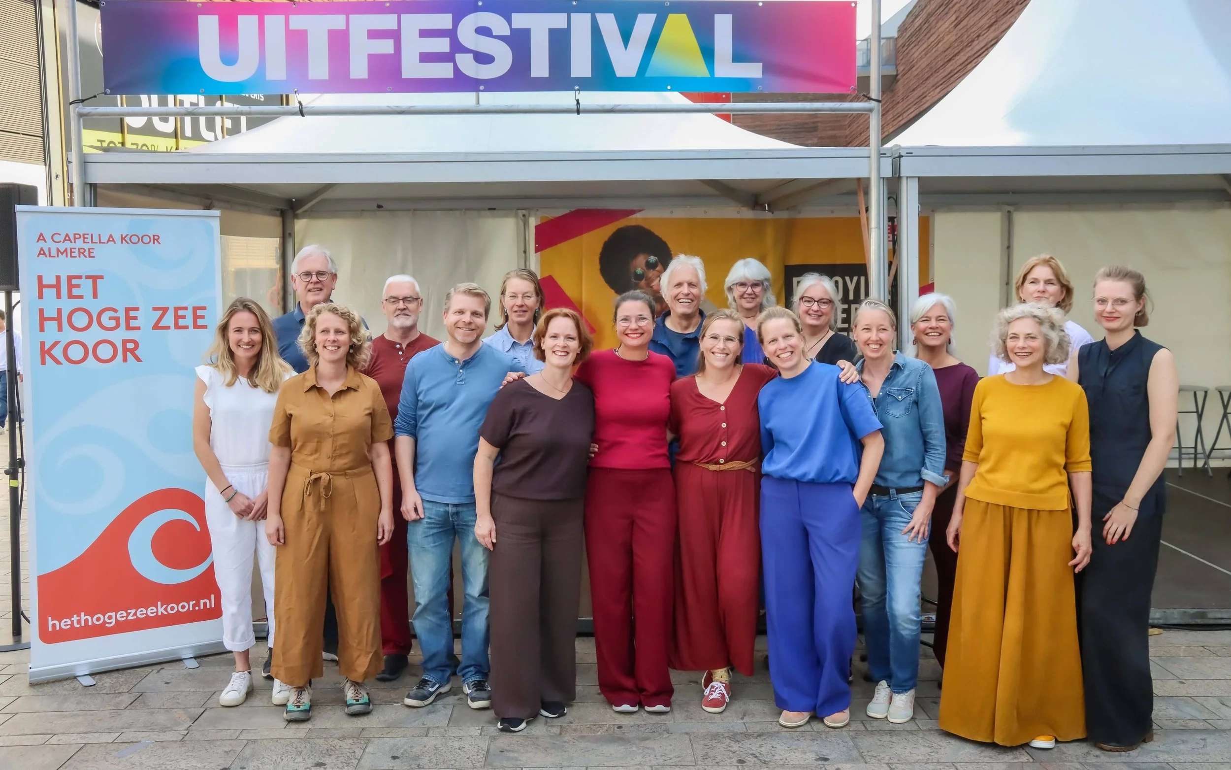 het hoge zee koor almere zingt op het uit festival van almere 2026