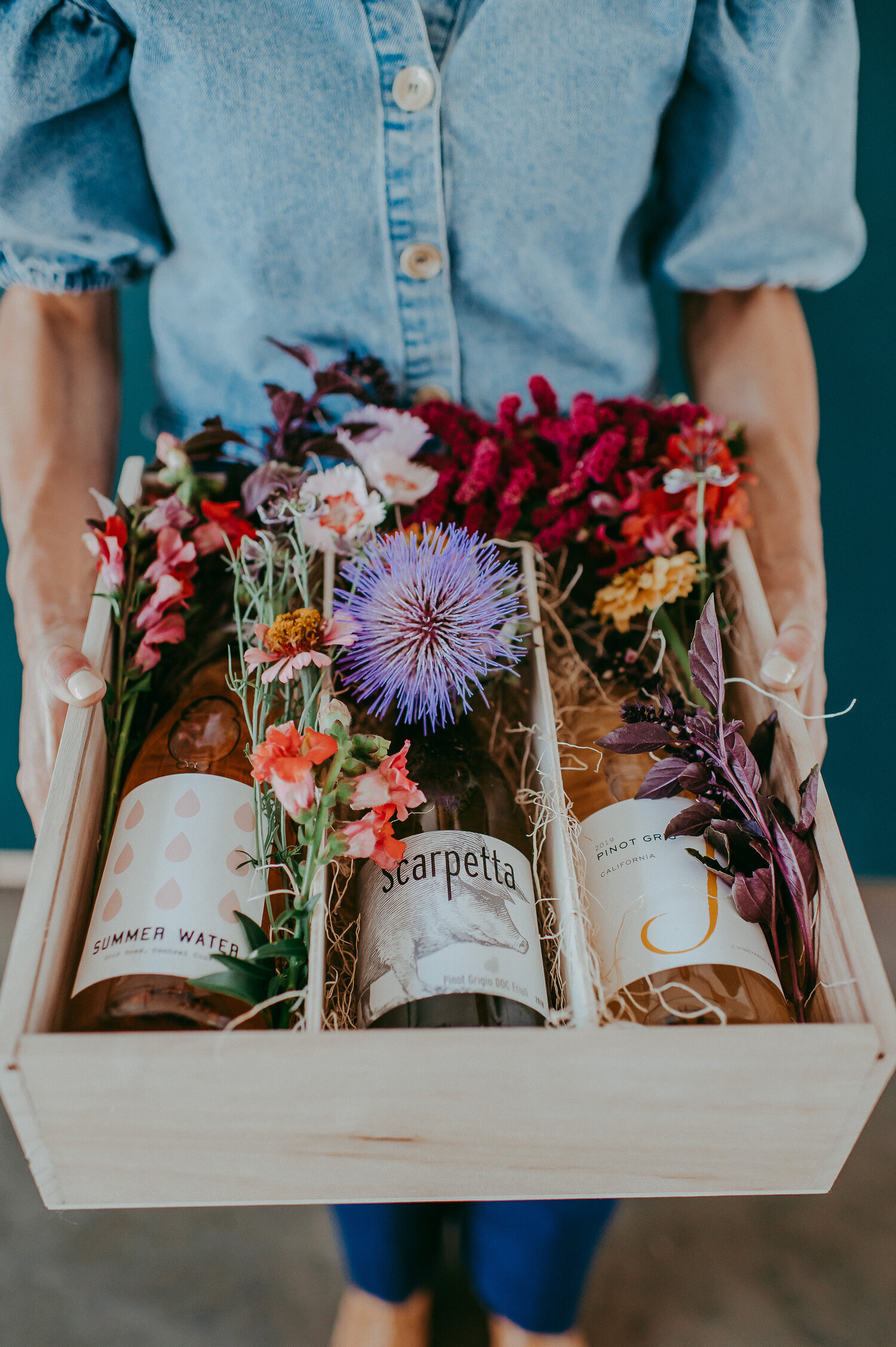 Branding photo of wine and flower gift box
