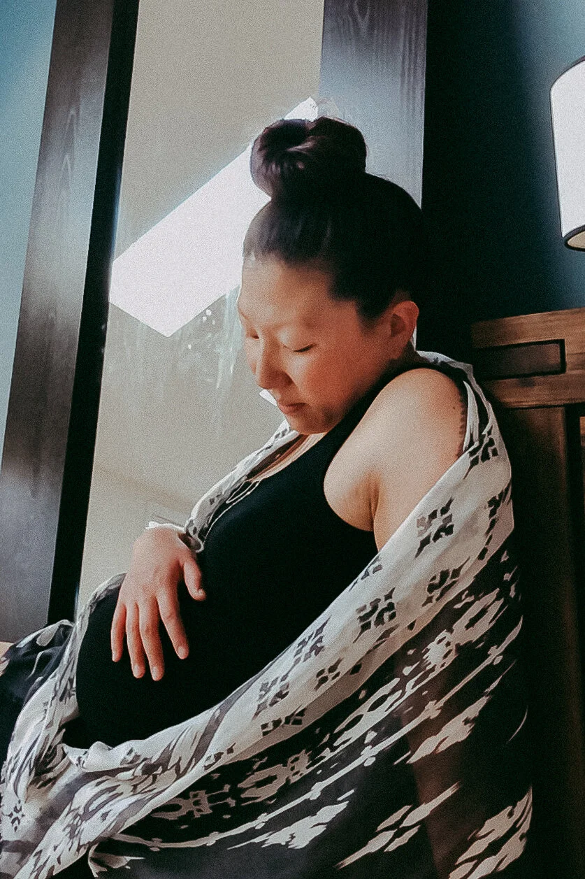 Facetime Maternity Session | Colorado Maternity Photographer