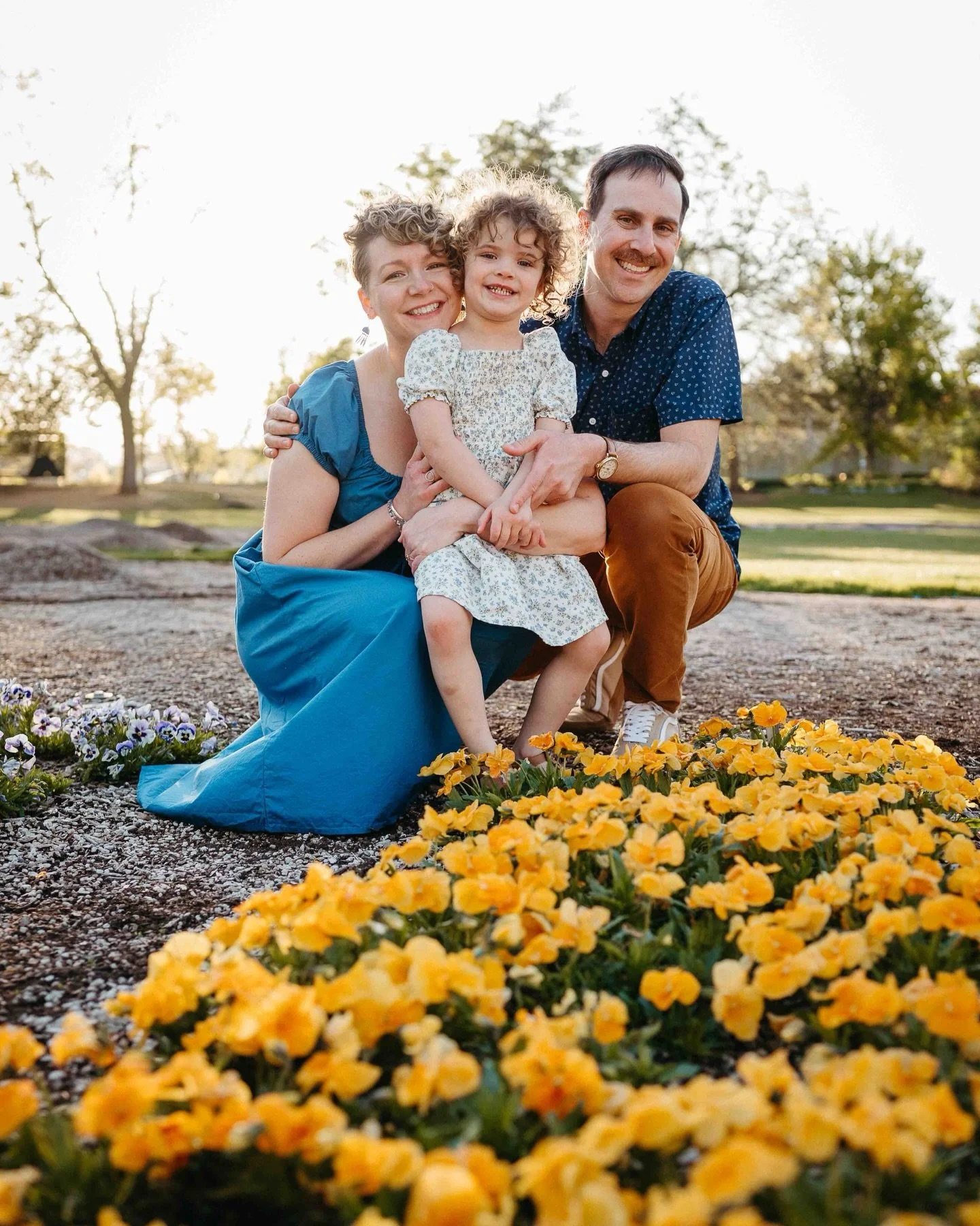 Loving all these blooms we photographed during my garden minis last weekend. I have also opened up my mini session calendar, which you can find in my bio link! Let me know if you want to go here cause I sure enjoy it. 🌷📸

📸

Our community of @clic