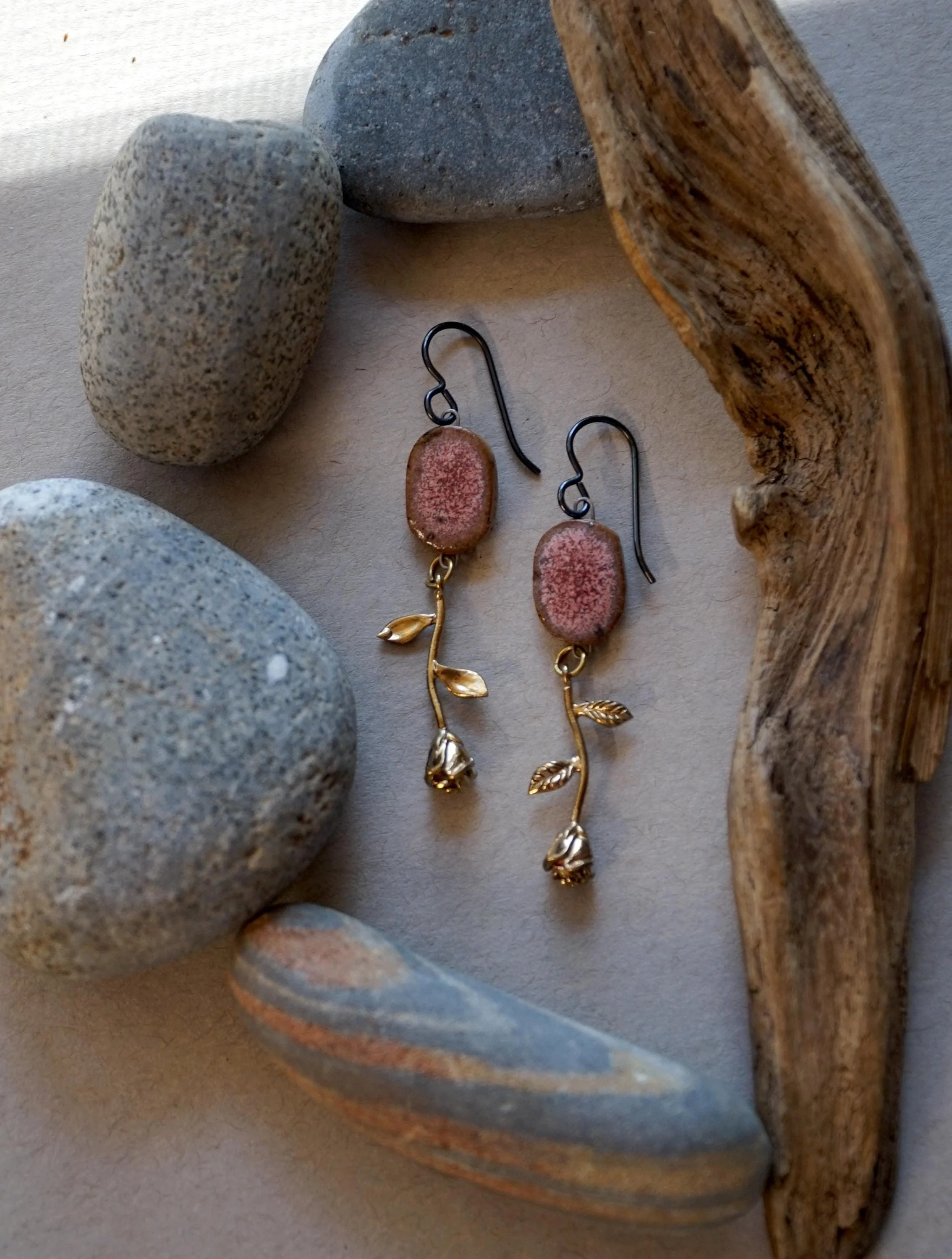Handcrafted Stoneware Earrings – Pink Glazed Ceramic Bead & Rose Charm – Hypoallergenic Niobium Hooks
