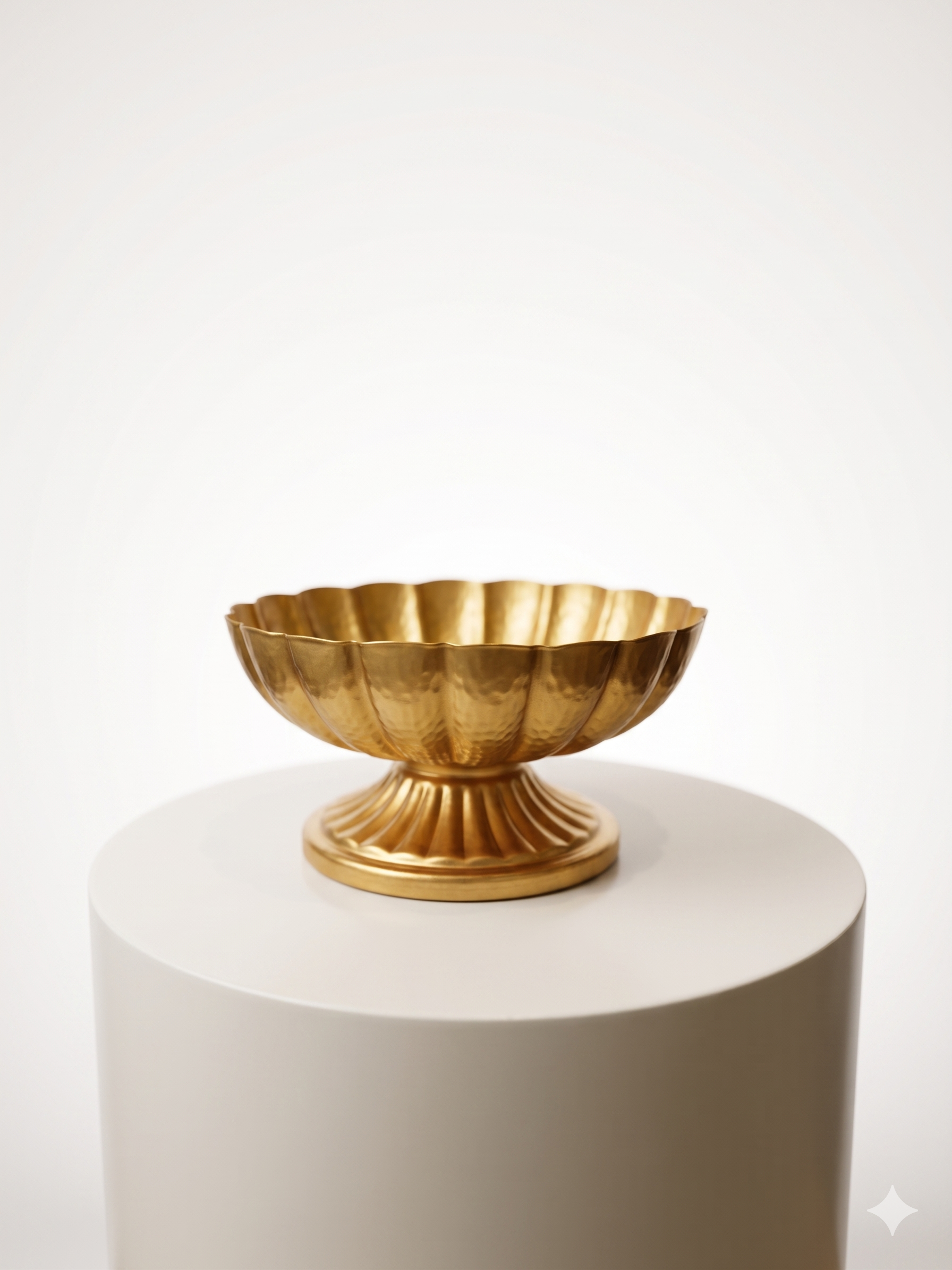 Gold-Footed-Coupe-Stand.png