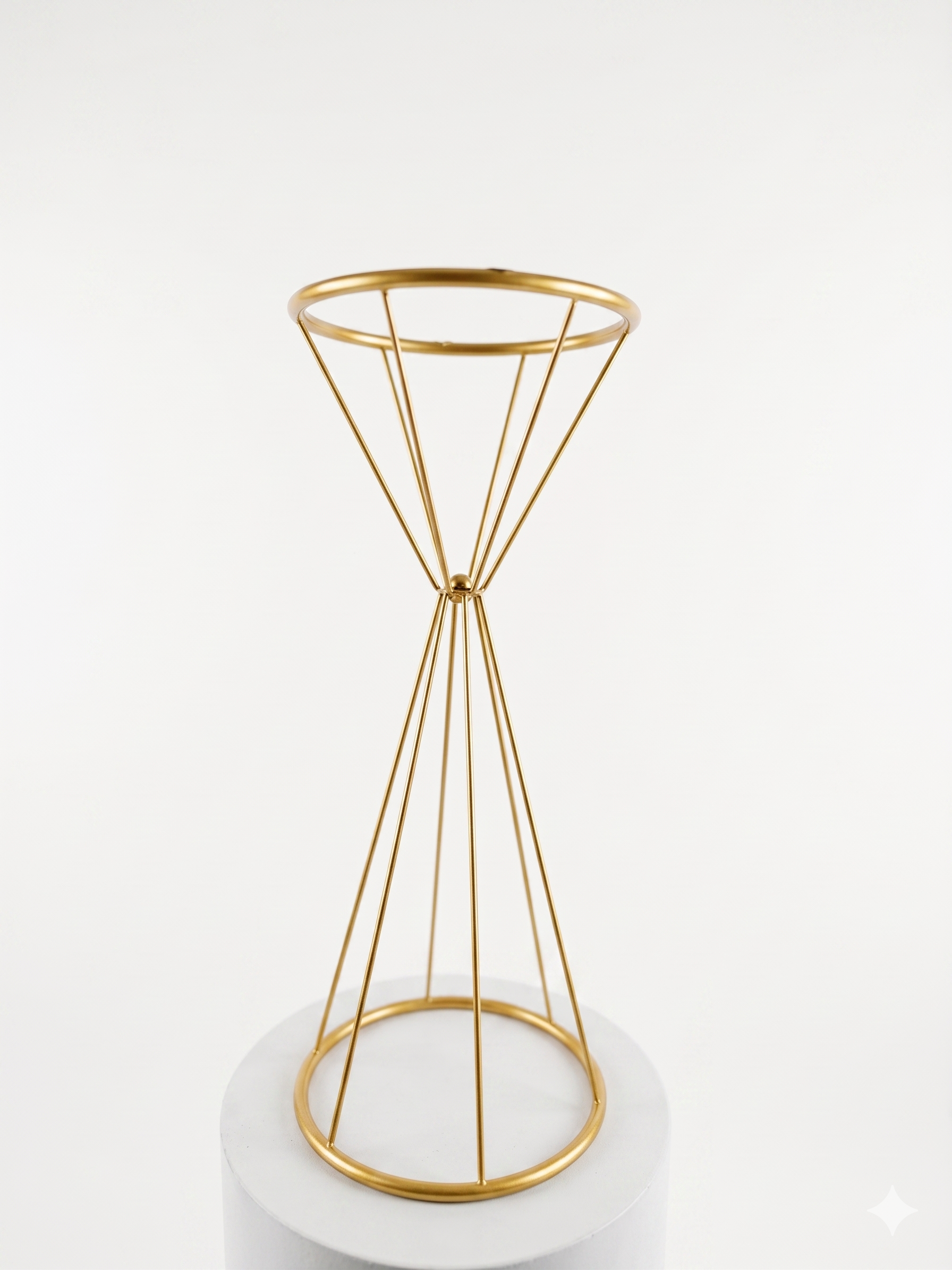 Gold-Geometric-Centerpiece-Vase.png