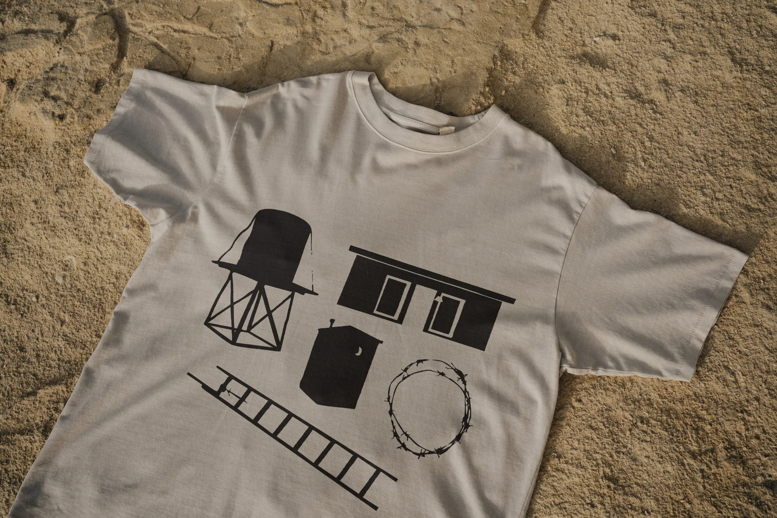 BenditoMockup-BL-T_Shirt-02.jpg