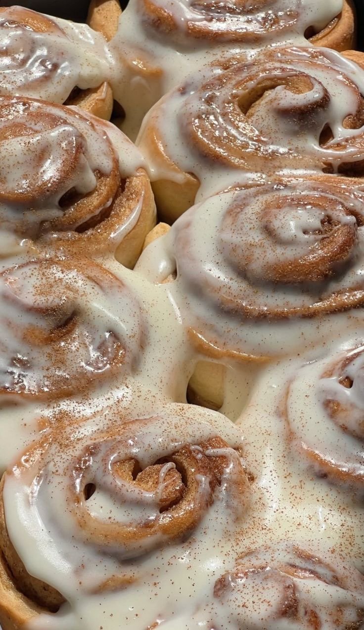 ORIGINAL VANILLA TOPPED CINNAMON ROLLS