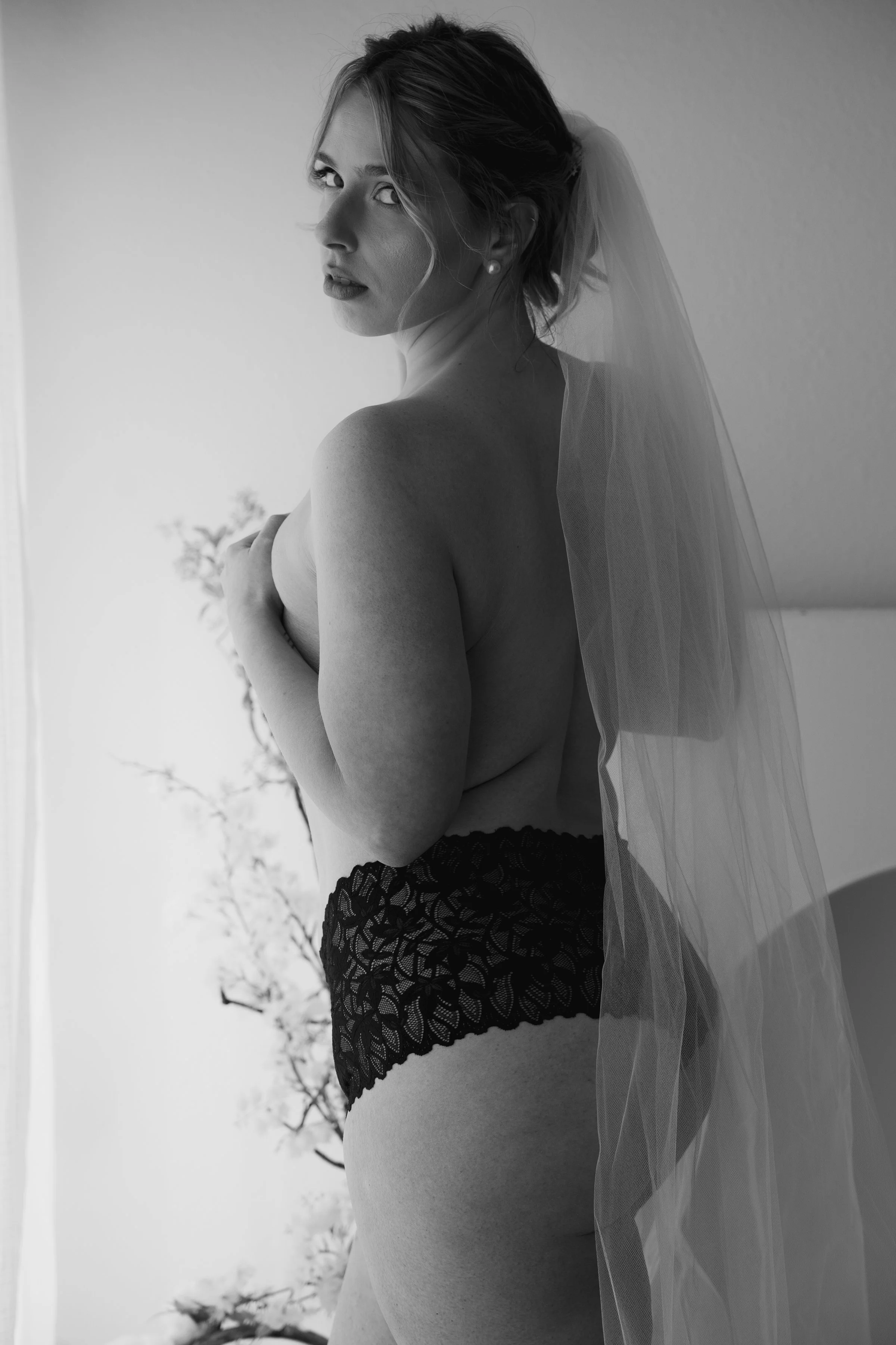20260425_work_clay-cheyenne_holly-boudoir_095-2.jpg