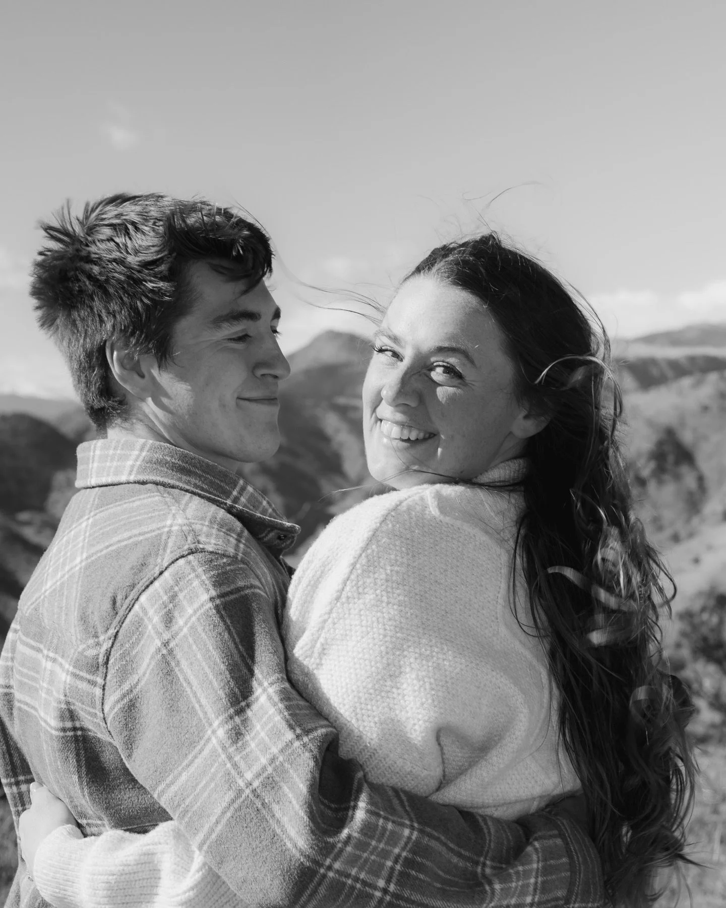 A + B 🍾💍

These two are getting hitched! Congratulations🤍

Aubrey and Bradley were so positive during quite literally the windiest shoot of my life😭 Being on top of look out mountain with 20mph gusts while shooting is NOT for the weak, and they d