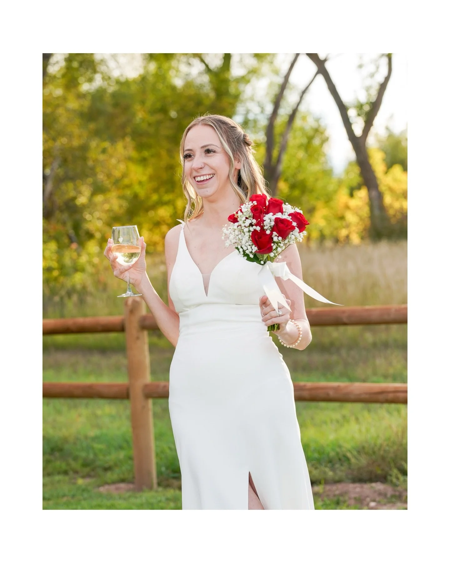 Leslie + Michael 💍

Such a cute day, and an even cuter couple🤍

Book with me here for your 2026/2027 wedding needs: ➡️www.cclayvisuals.com