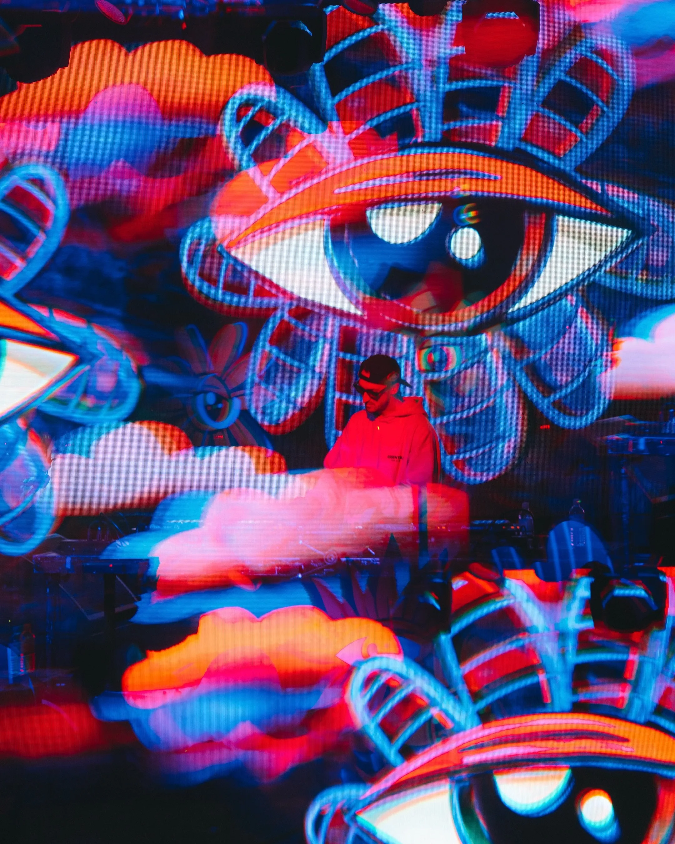 still thinking about @probcause at Cervs earlier this year✨🔥

fun shots I never posted, and idk why. I&rsquo;m trying to remember I got into this field to be creative so I should post the things that fuel that creative drive more lol