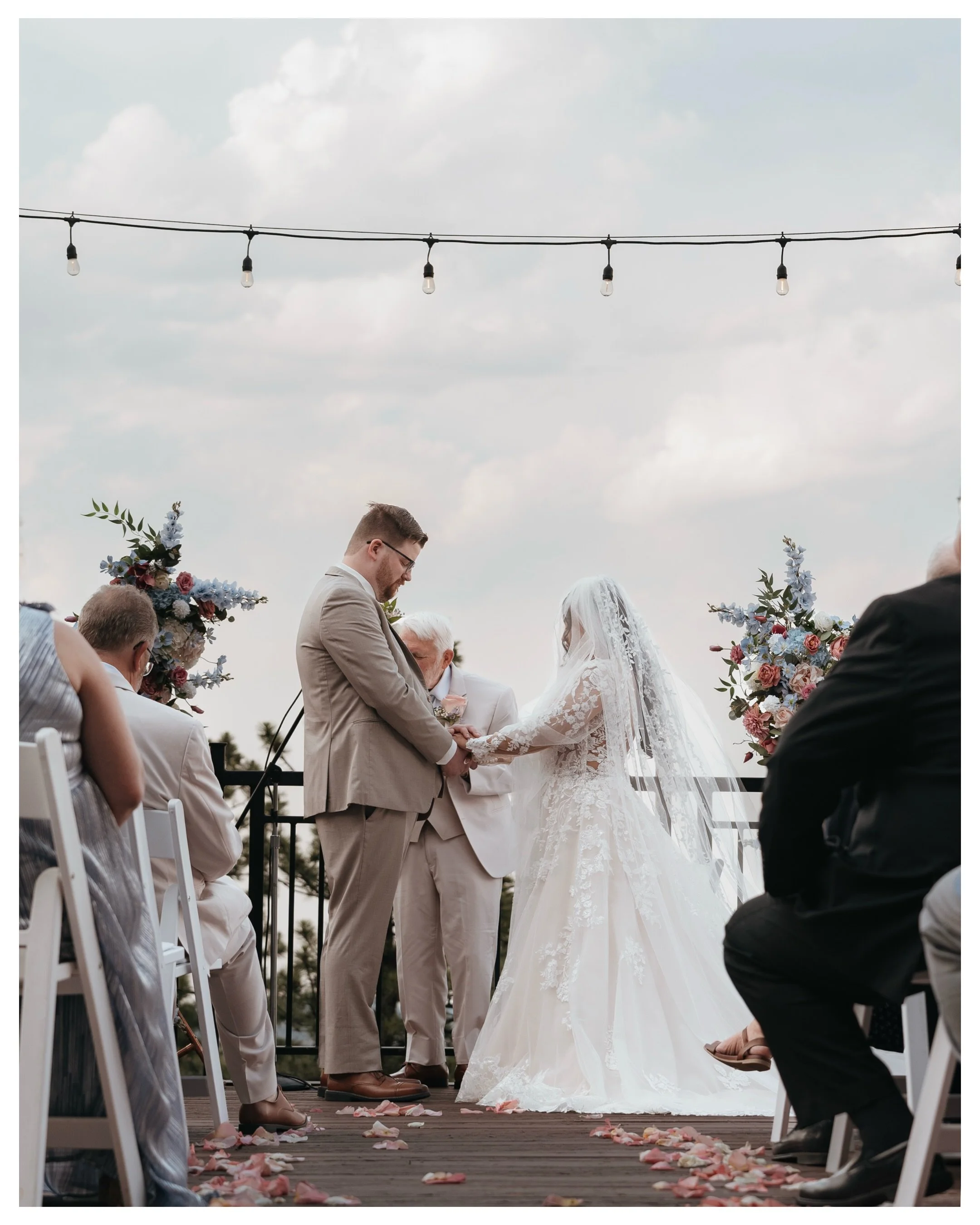 M + E 💍

Such a sweet day with these two, and their amazing families. It was such a joy to capture you two🤍 

.
.
.
.
.
.
#coloradoweddingphotographer #weddingphotographers #coloradowedding