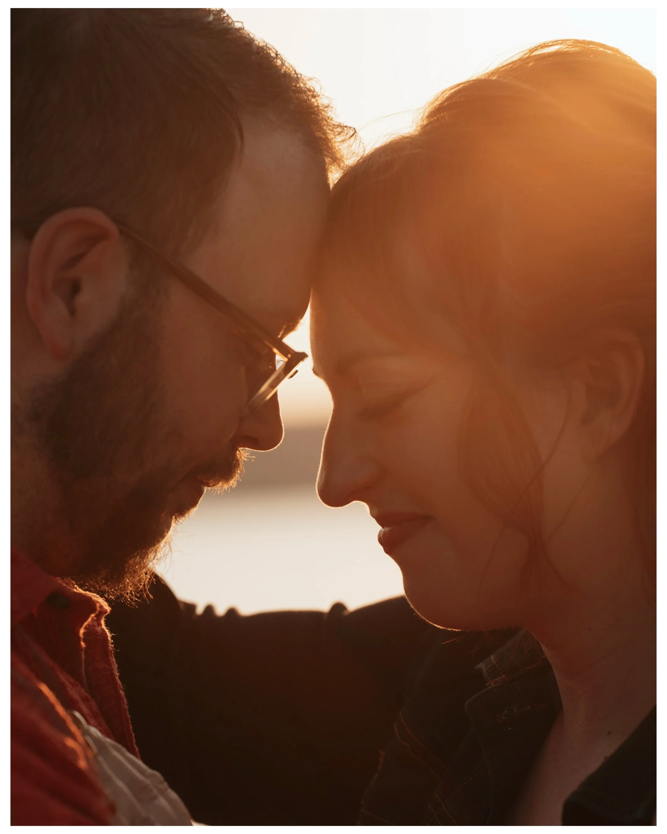 a sweet sunset session with Sam and Travis🌅🤍

so excited to see you both tie the knot next year, congratulations you two!
.
.
.
.
.
#coloradoweddingphotographer #coloradocouplesphotographer #couplesshoot