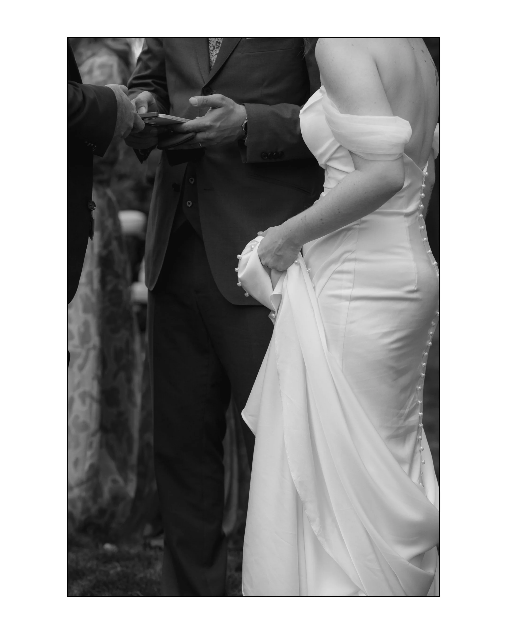 Tess &amp; JP🤍

Gorgeous backyard wedding moment&hellip;
.
.
.
.
.
.
#coloradoweddingphotographer #coloradodestinationwedding #weddingphotographer #weddingphotography #backyardwedding
