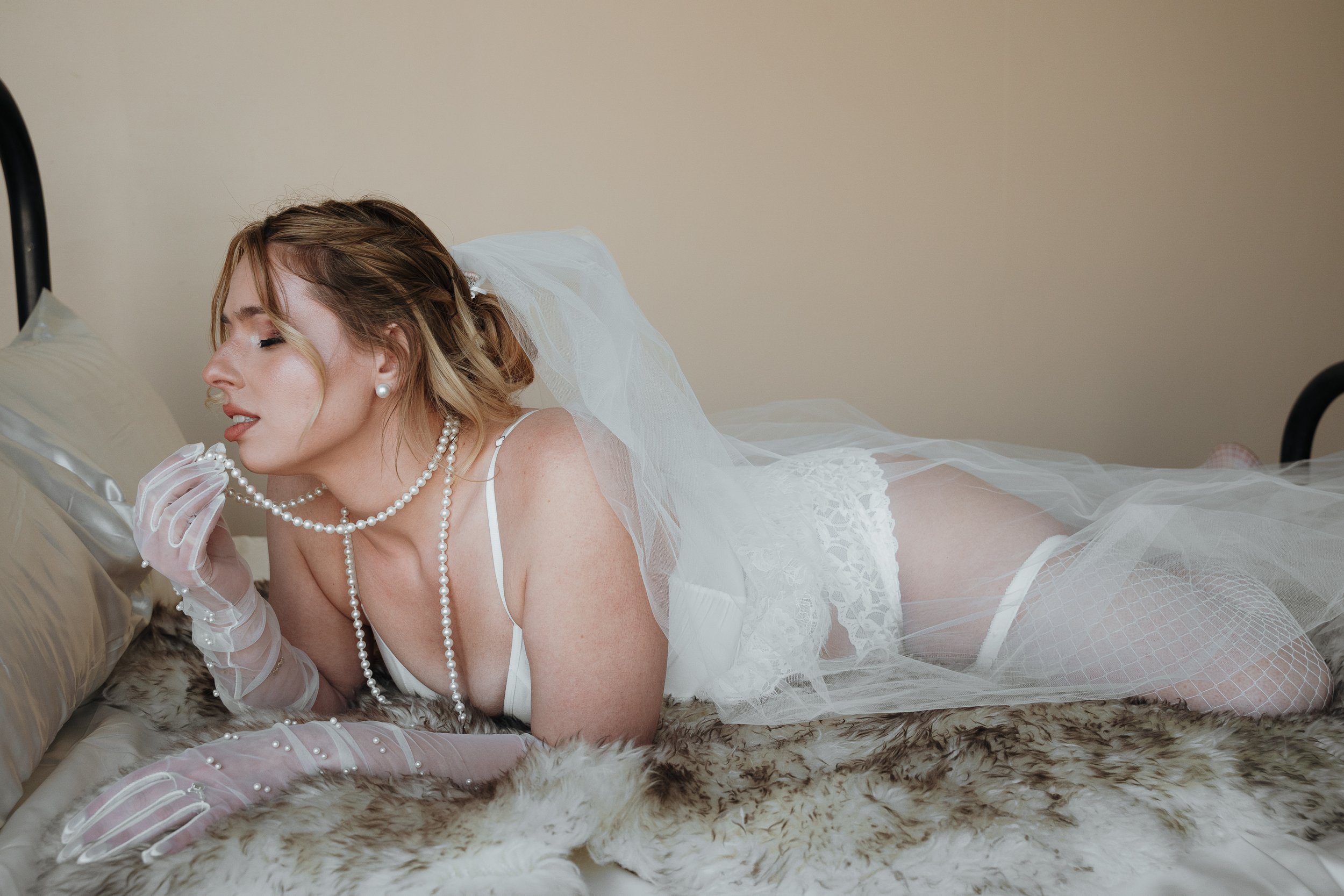 20260425_work_clay-cheyenne_holly-boudoir_016.jpg