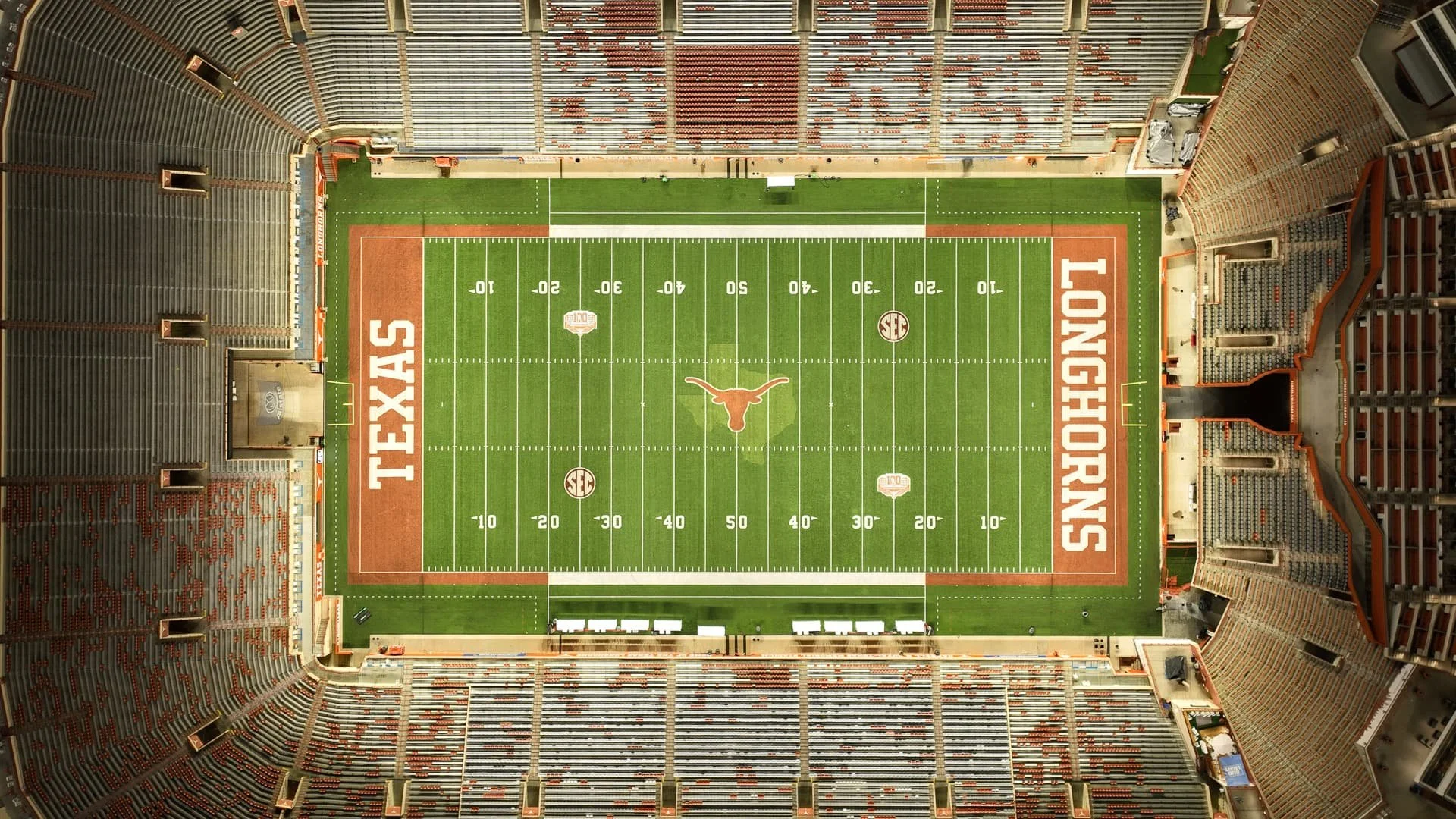 ut-stadium-longhorns-dkr-football.jpg