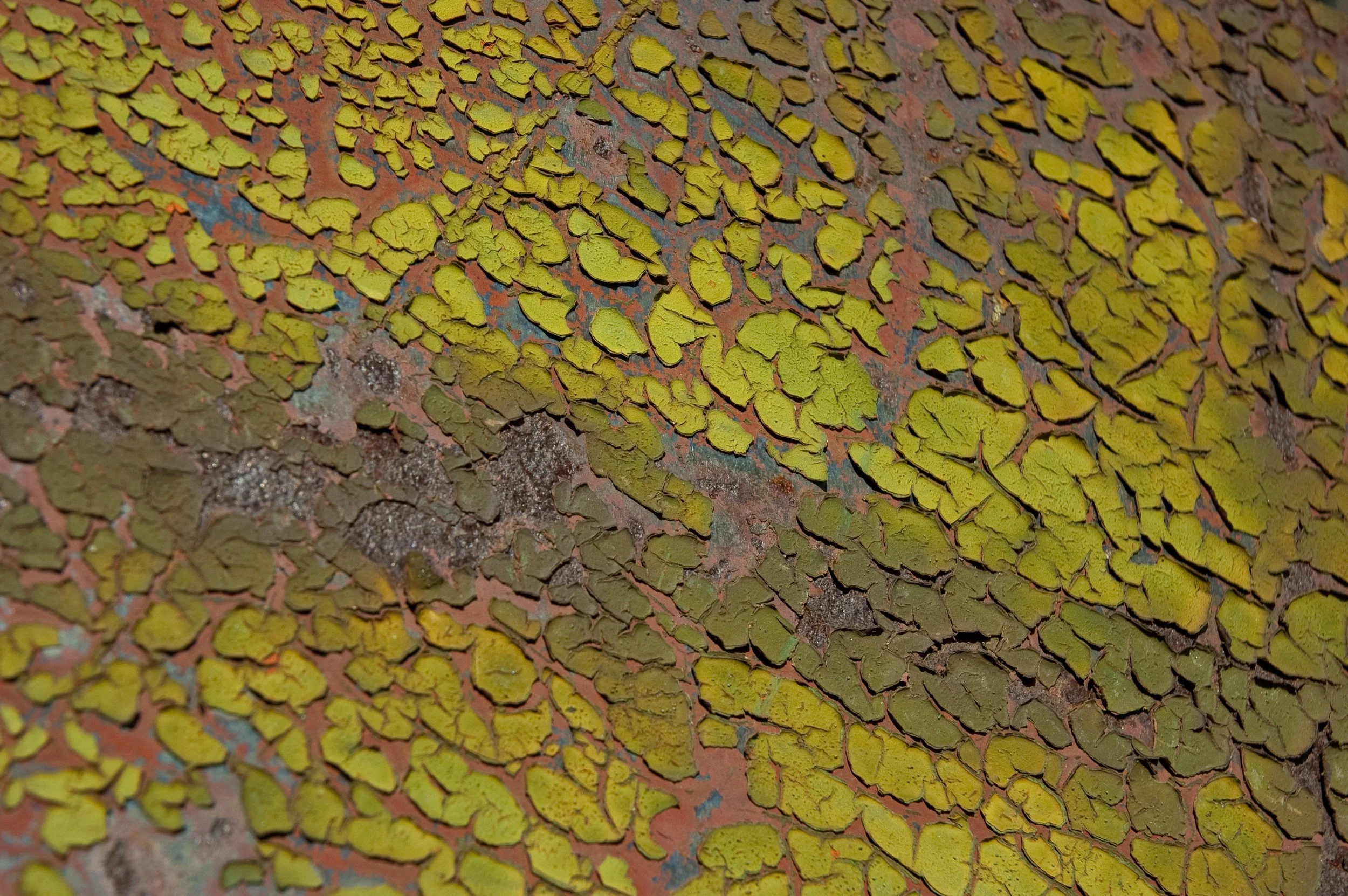 Cracked Yellow-Green Paint (CU)