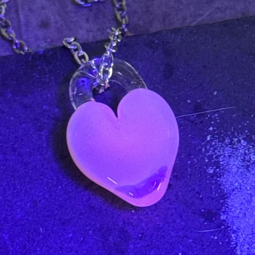 solid-heart-pendant-in-white-satin-uv-reactive.jpg