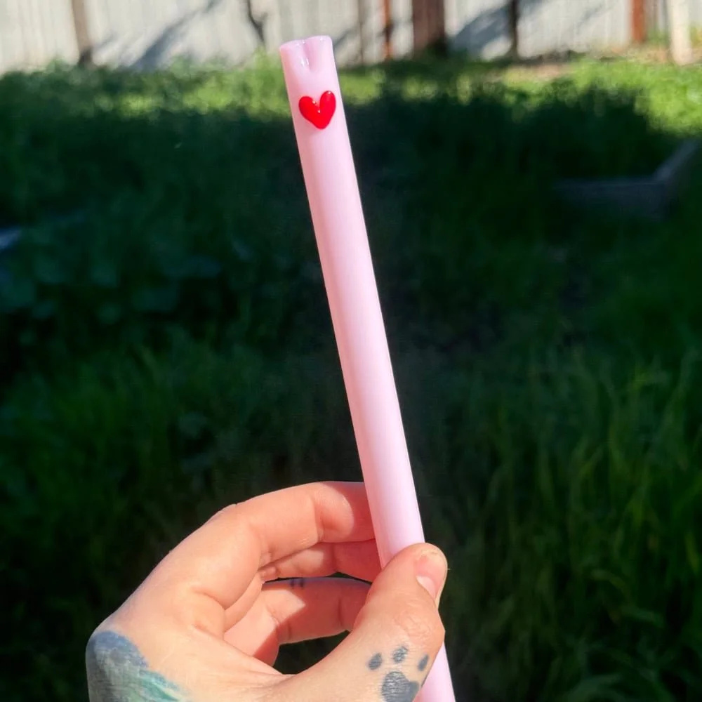 single-red-heart-on-pink-straw-725.jpg