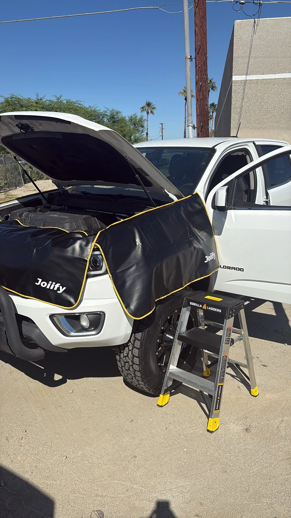 Chevy Colorado windshield replacement in progress with the right protection for your vehicle.