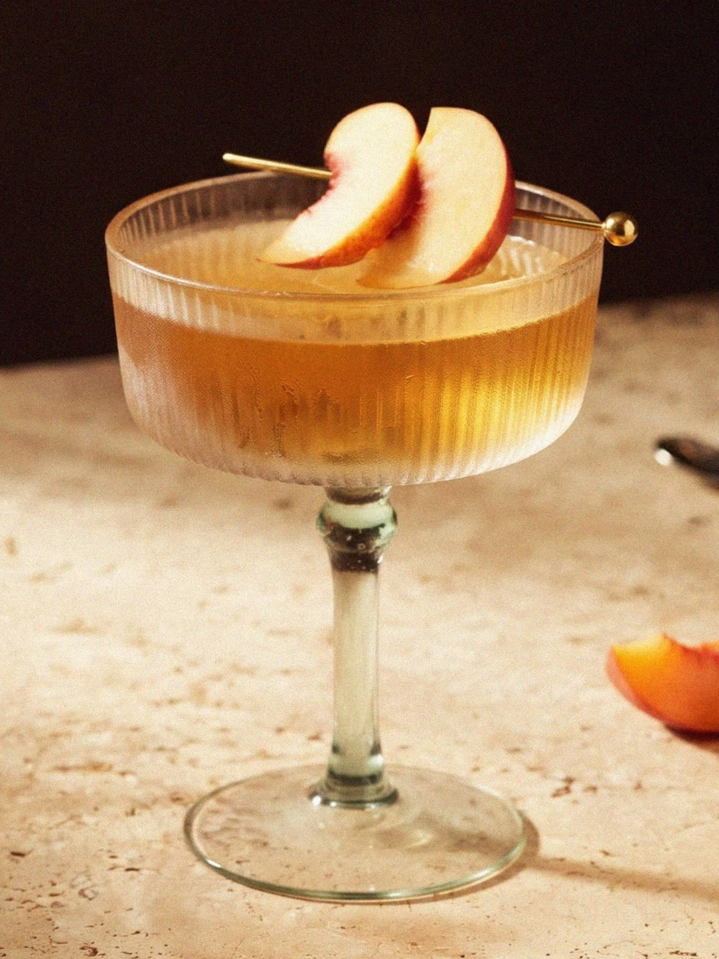It&rsquo;s 🍑 season! Celebrate with a peach old fashioned. Peach, whisky, a touch of honey and bitters = summer in a glass. Find the recipe on our website 🥂
#whiskylovers #oldfashionedcocktail