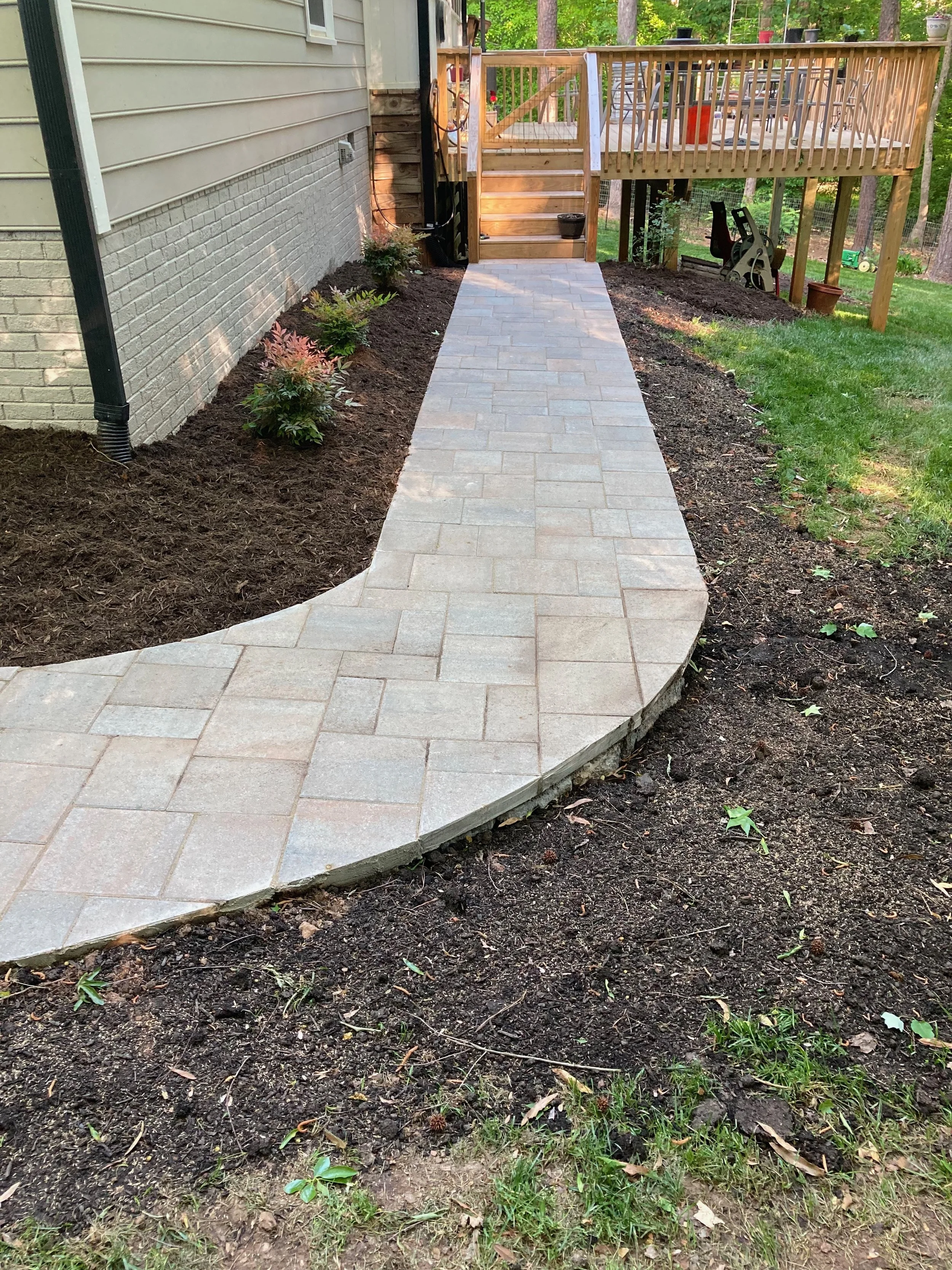 paver walkway with no border