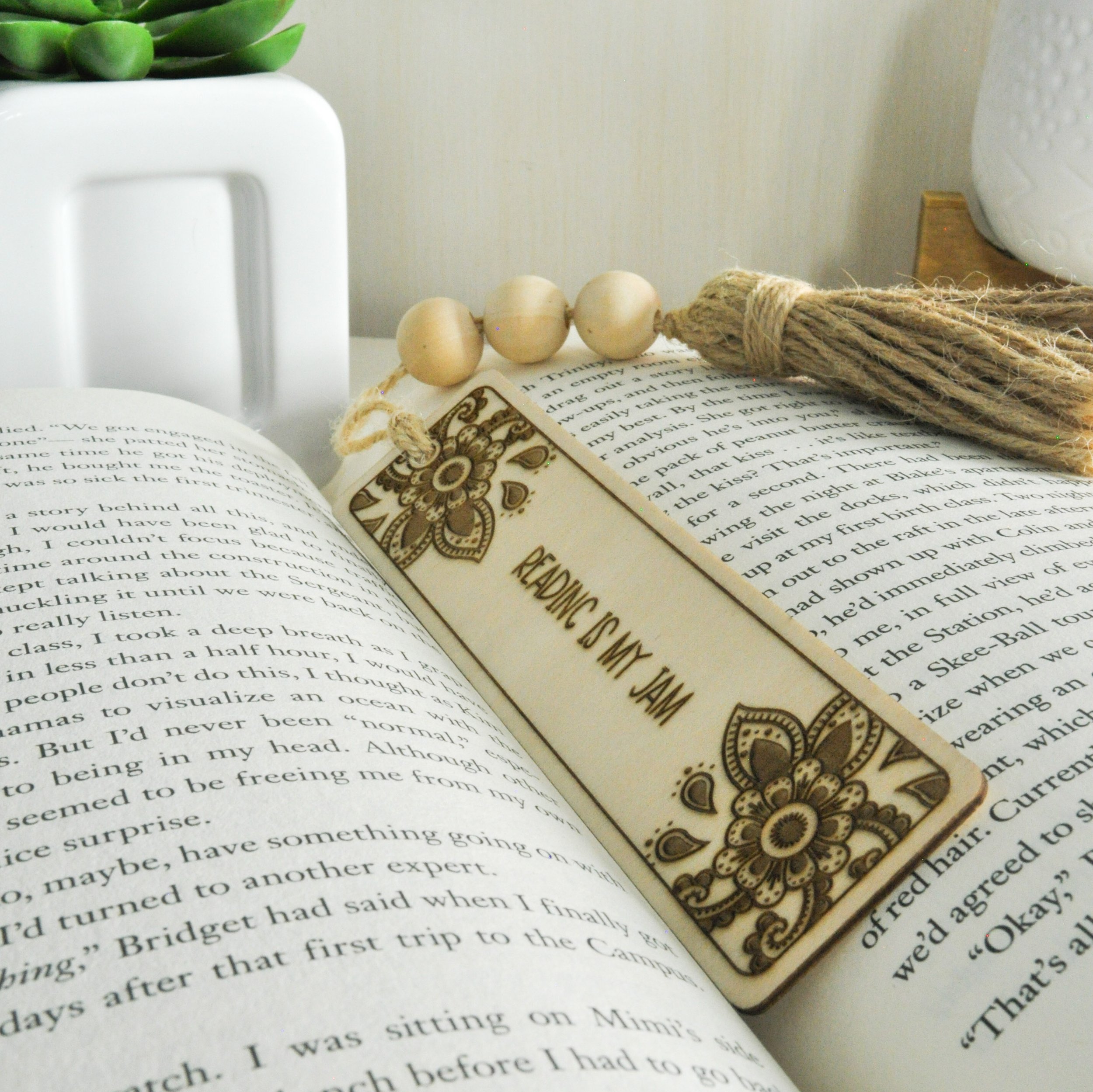 Extra3_Twin Thread Macrame_Wooden Bookmarks