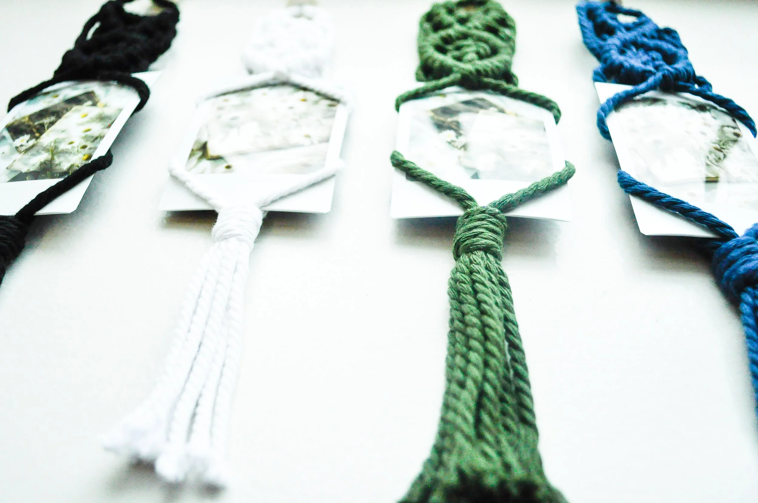 26-Mix_Single Polaroid Hanger.jpg