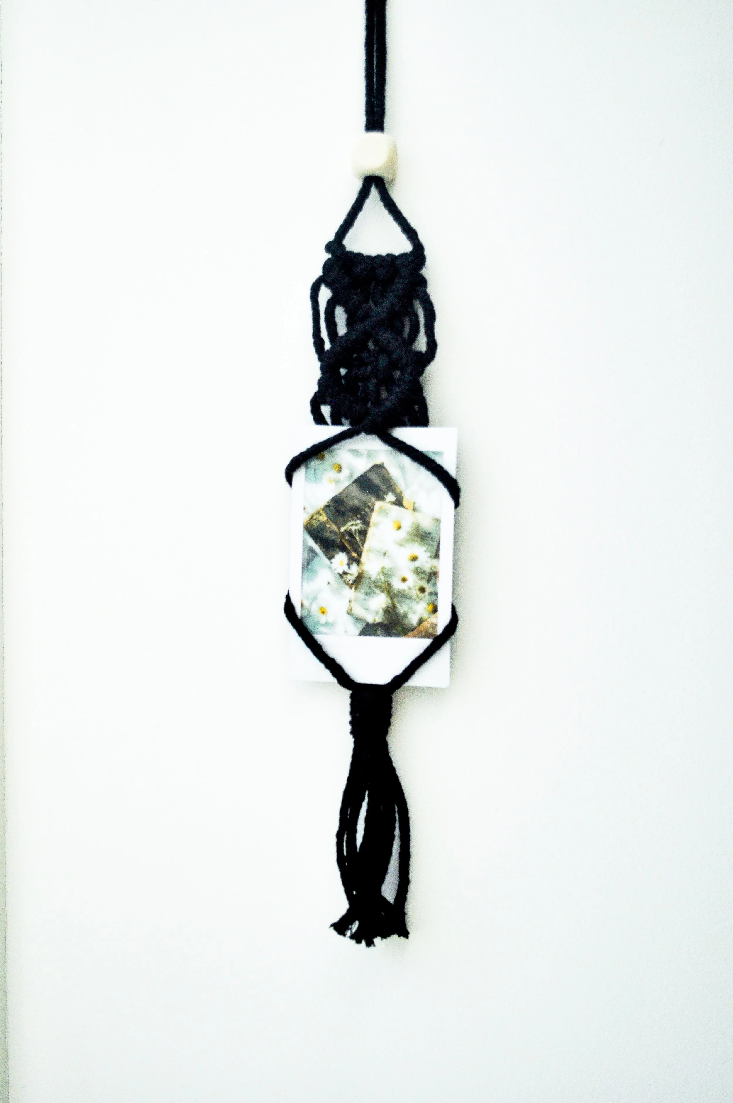 1-Black_Single Polaroid Hanger.jpg