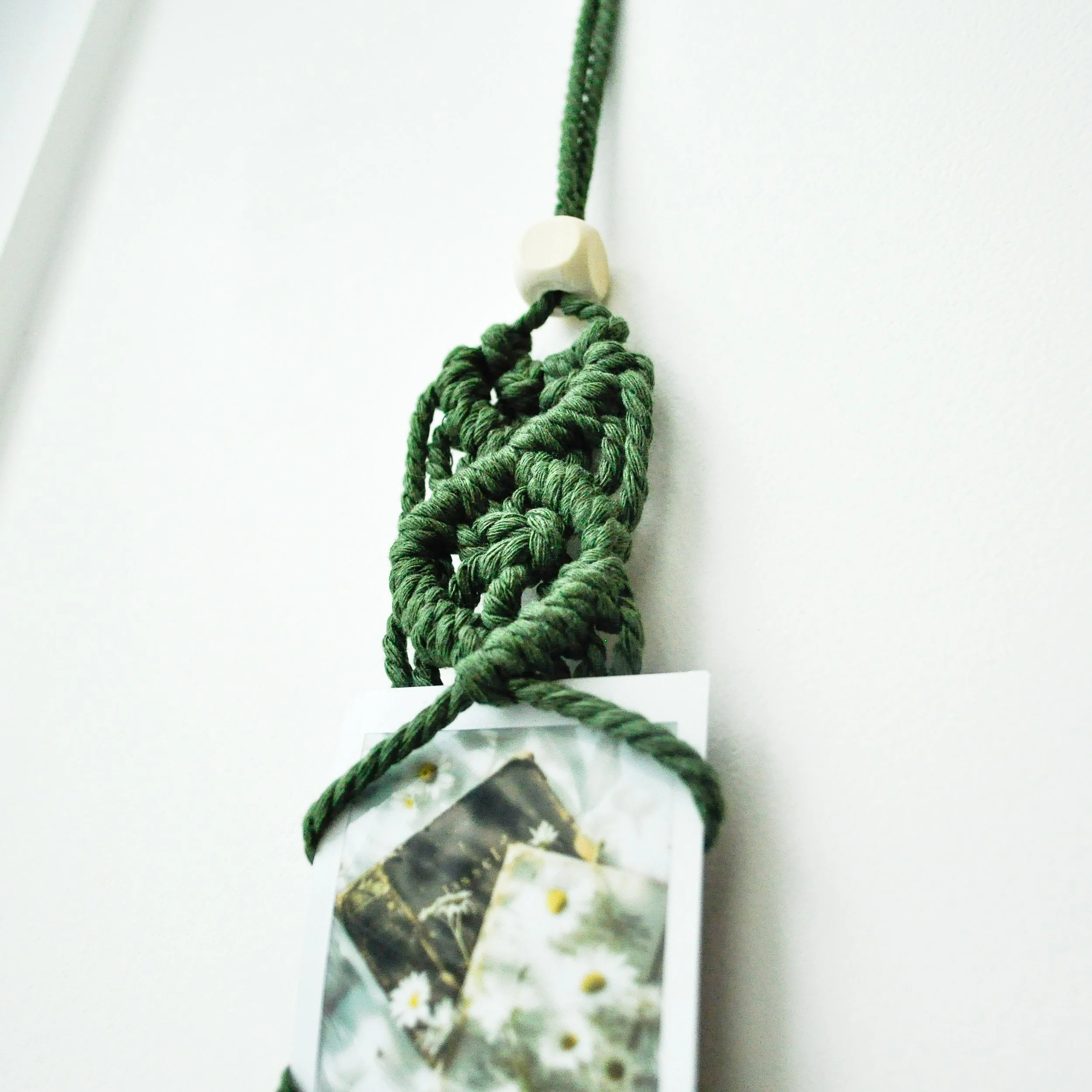 3-Army Green_Single Polaroid Hanger.jpg