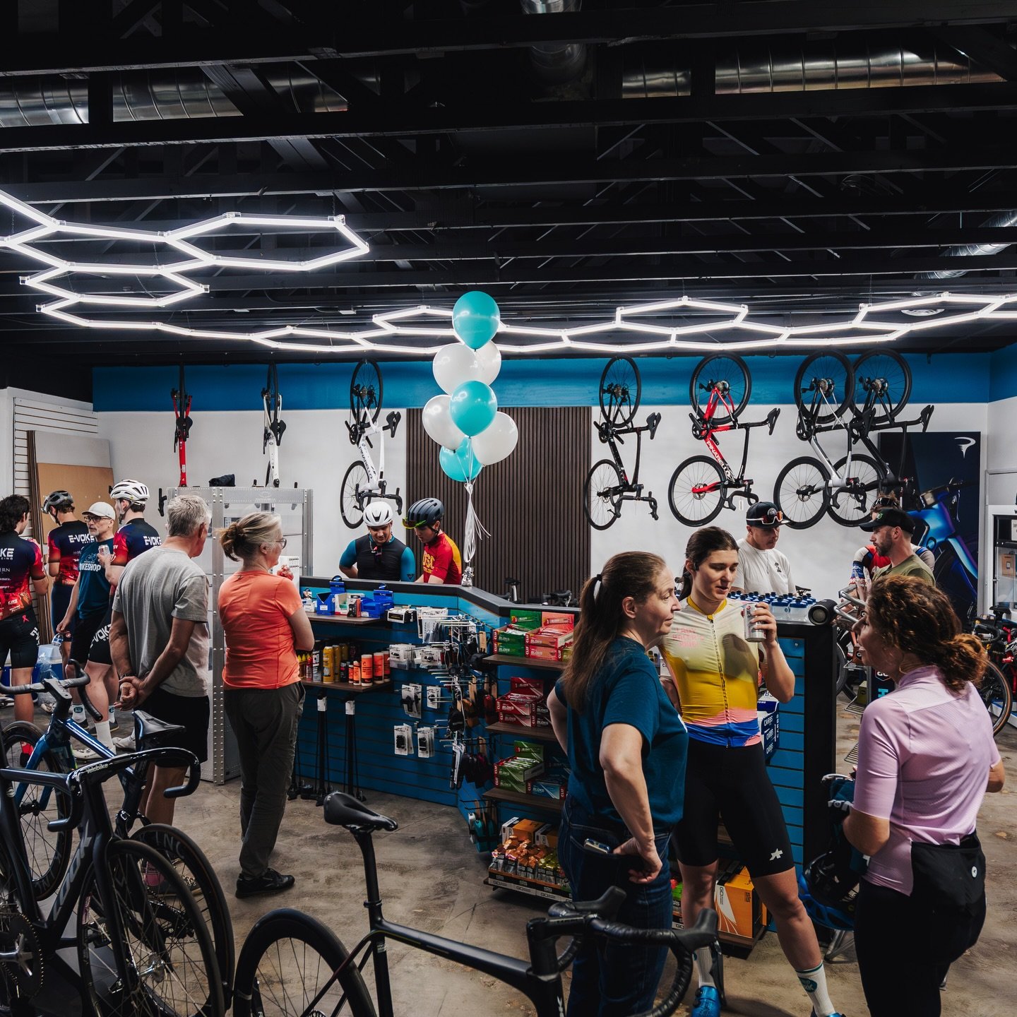 Showing up is half the battle&hellip;and we&rsquo;re so glad you did 🙌🏻❤️ #agourahills #conejovalley #bikeshop #cycling

📷 @the_orange_helmet_guy