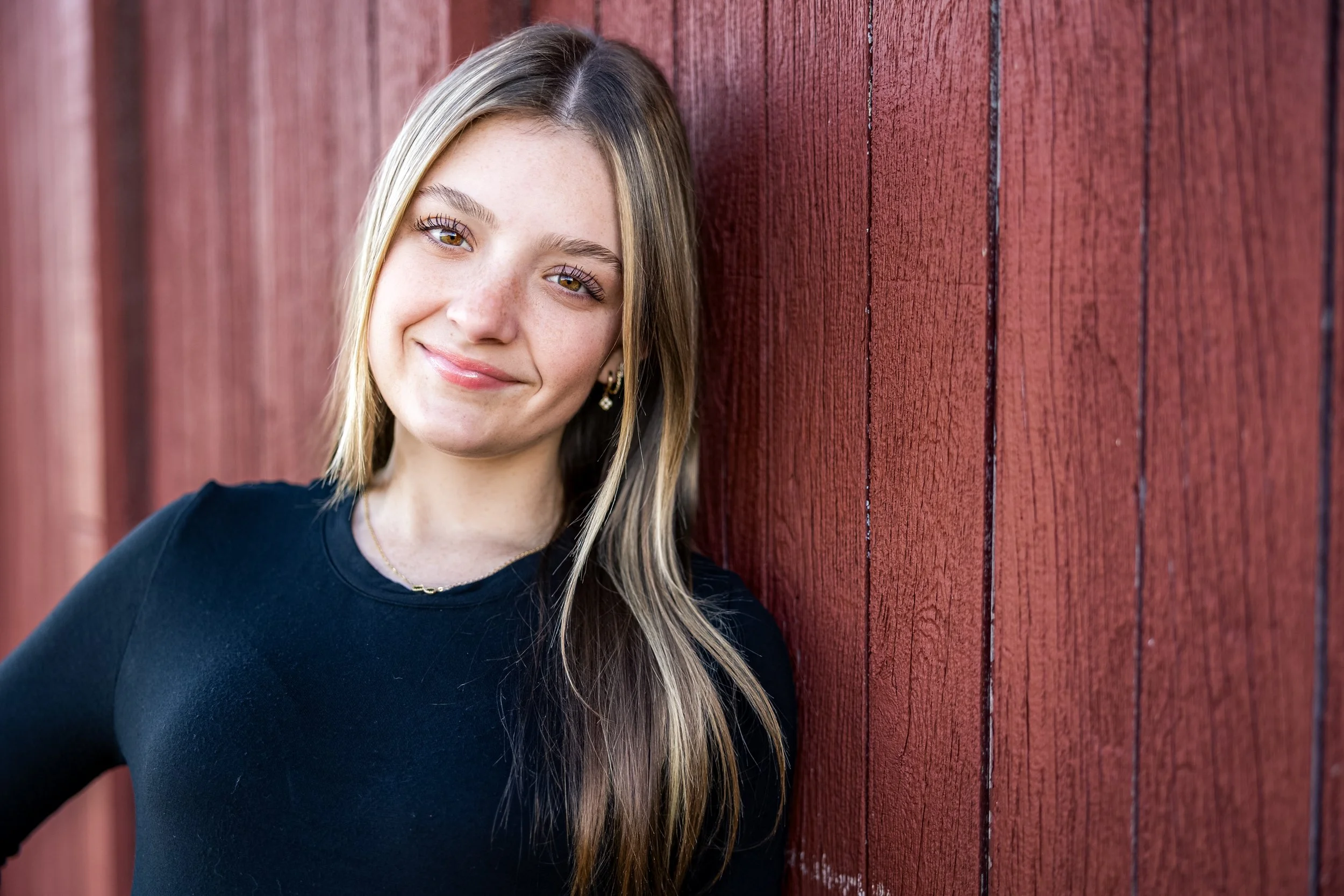 senior portrait rustic setting