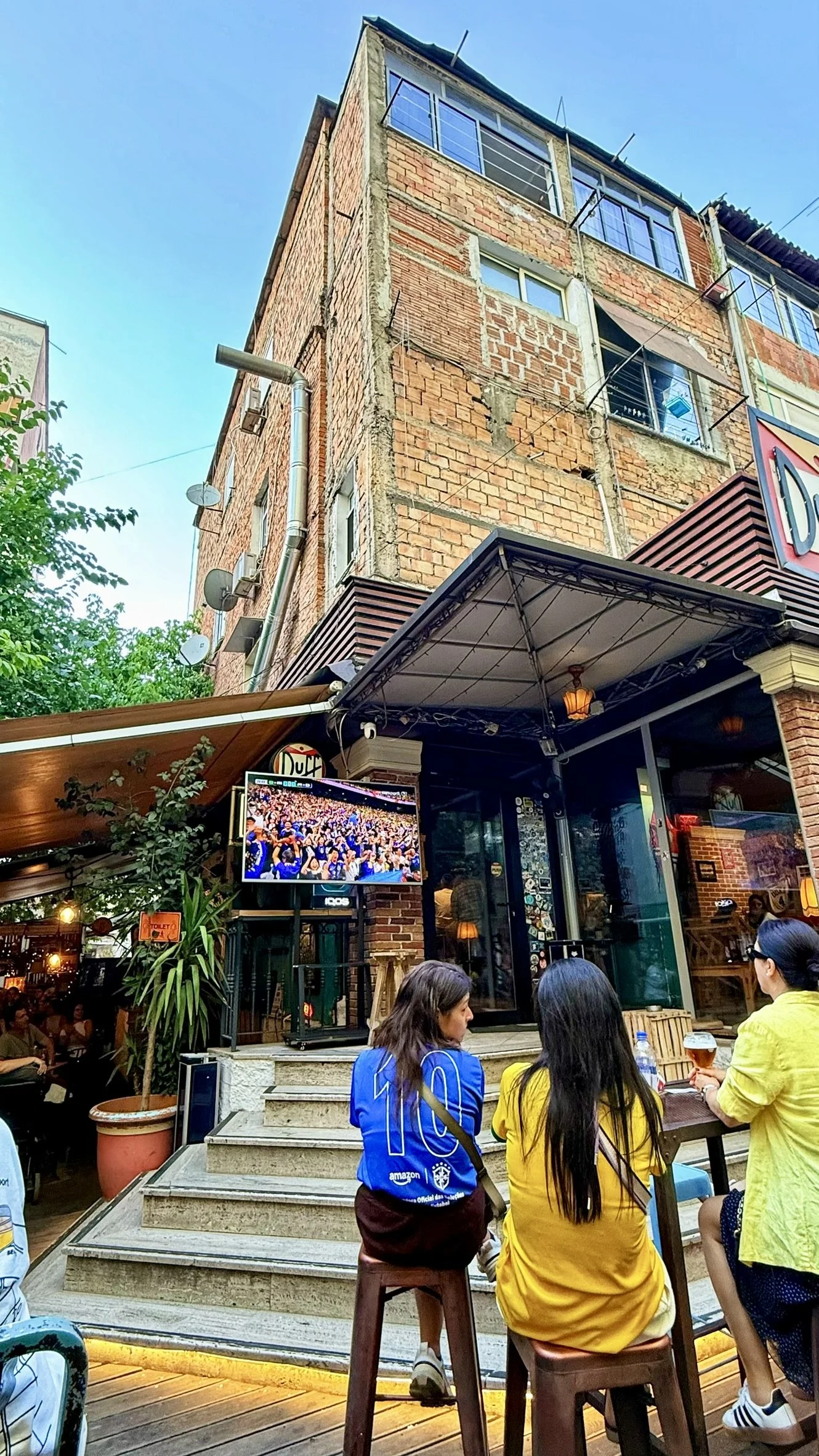 Japan v Brazil, Duff Bar
