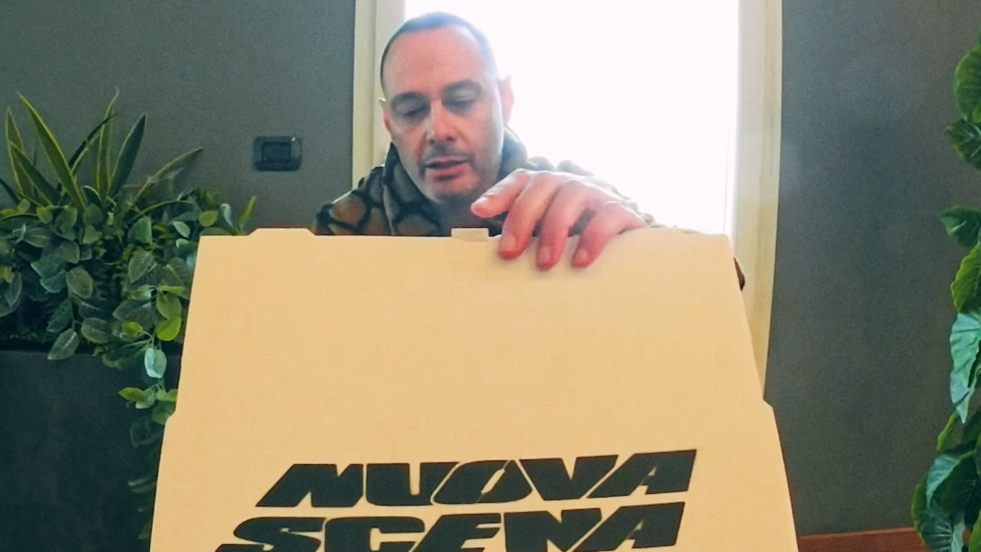 Sequenza 02.00_00_49_22.Immagine011.png