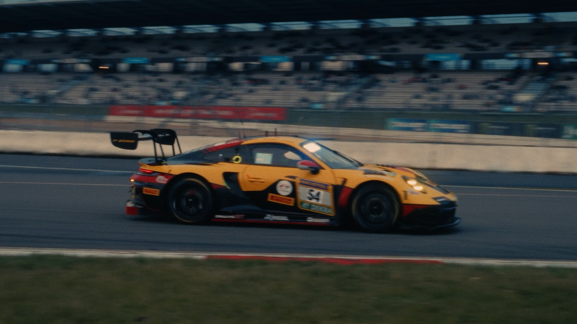 Sequenza 02.00_00_13_05.Immagine016.png