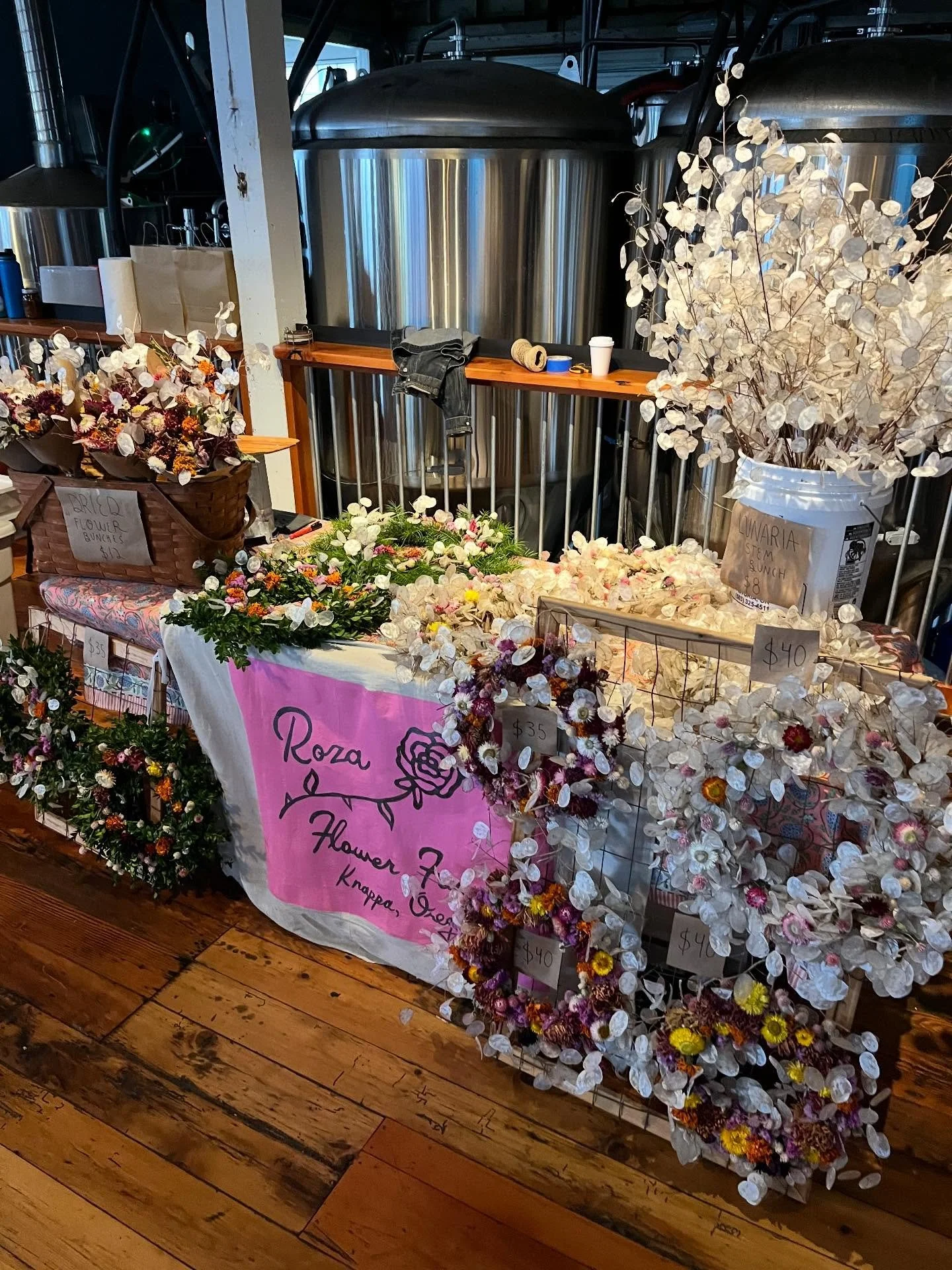 Hey everyone! Just a little reminder I&rsquo;ll be at the @clatskaniefarmercollective this Saturday from 10-2 for the holiday market! All I&rsquo;ve been doing all week is making wreaths, so I should have plenty of options and styles for ya. ✨ See yo