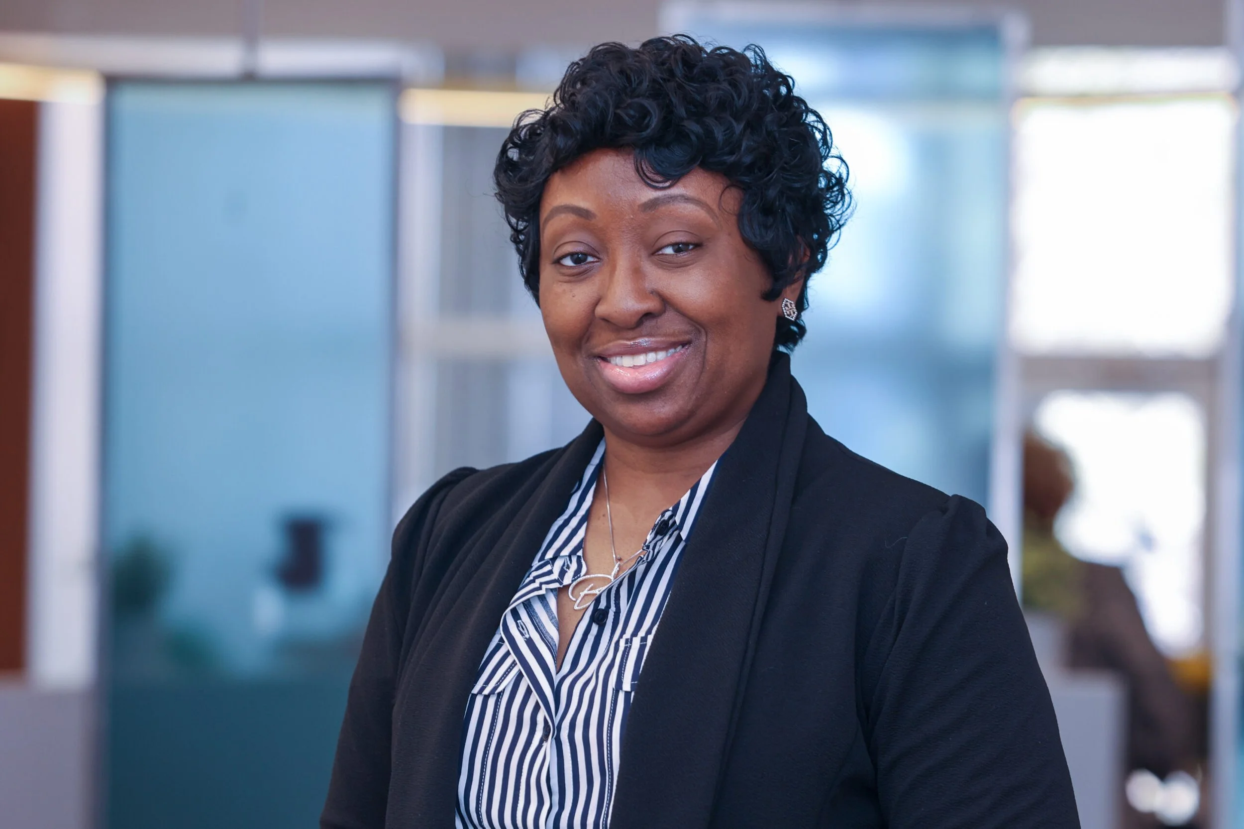 Leslie R. Williams headshot