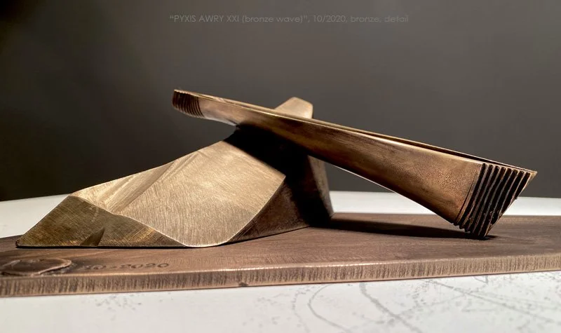 800PyxisAwry_bronze-wave_DET.jpg