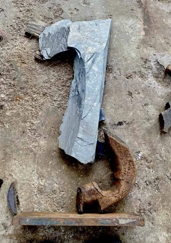 800Rockslide_hook_const.jpg