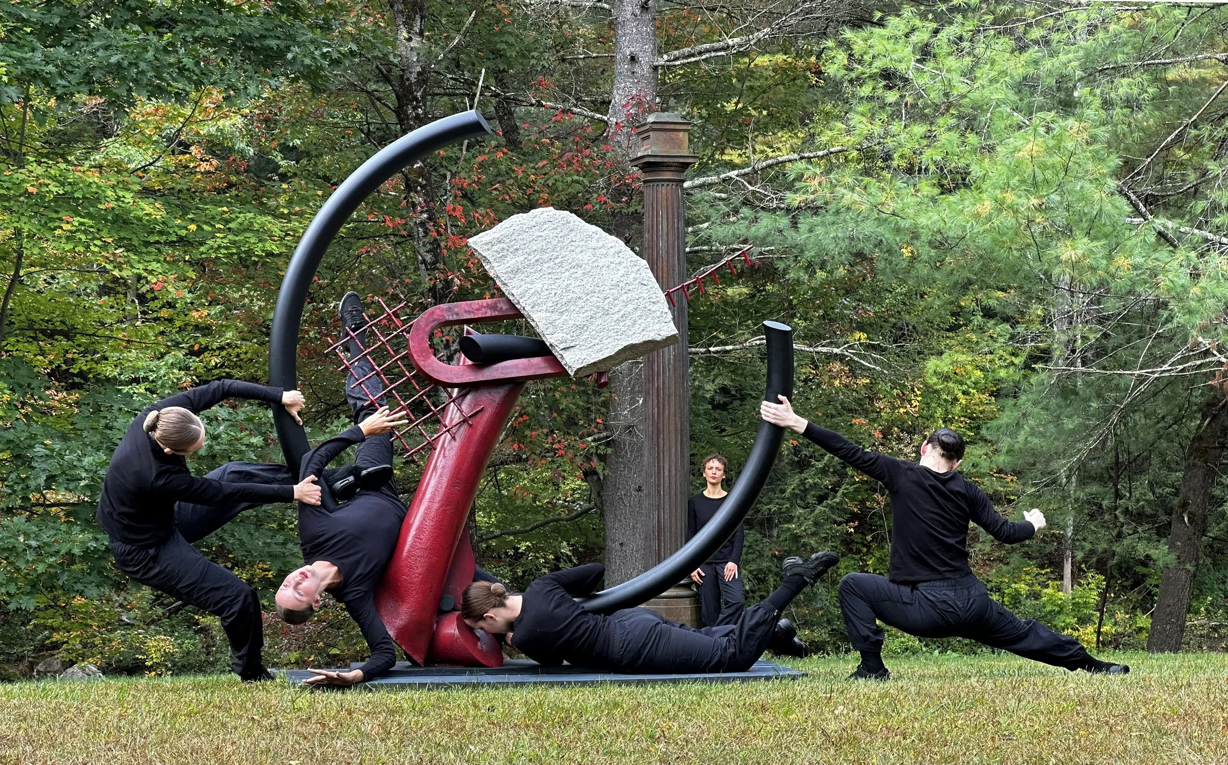 SisyCir_Siev_Dancers2.jpg
