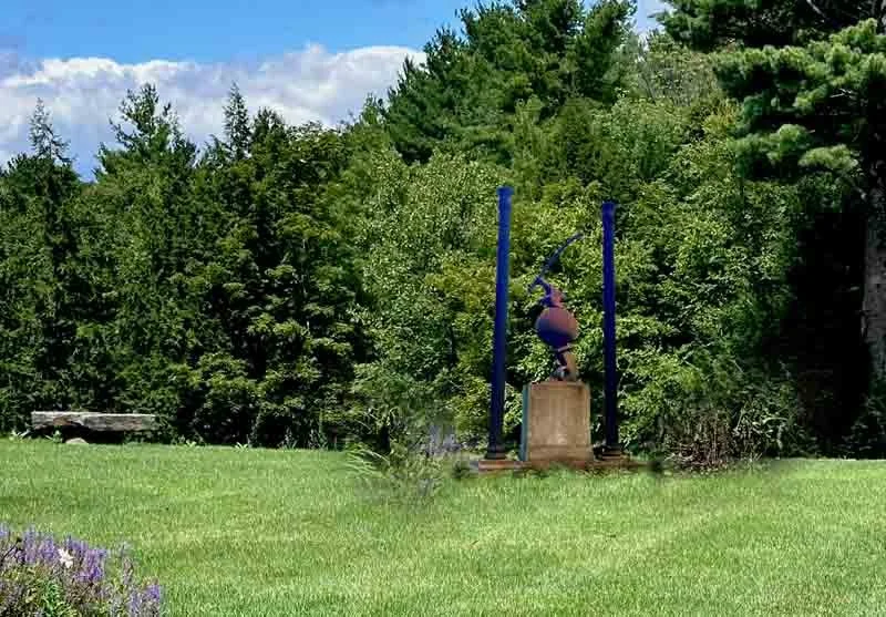 CORNUCOPIA WITH COLUMNS
1998, steel and granite, 11' 4" x 6'4'' x 3' 7"