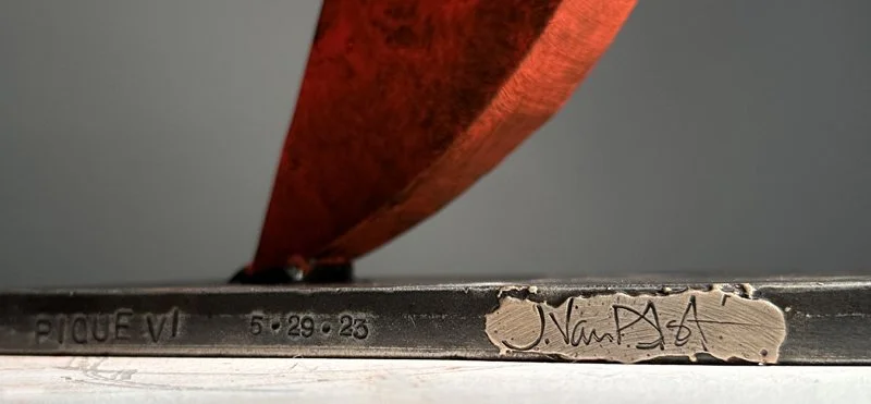 800Pique_VI_DET_sig.jpg