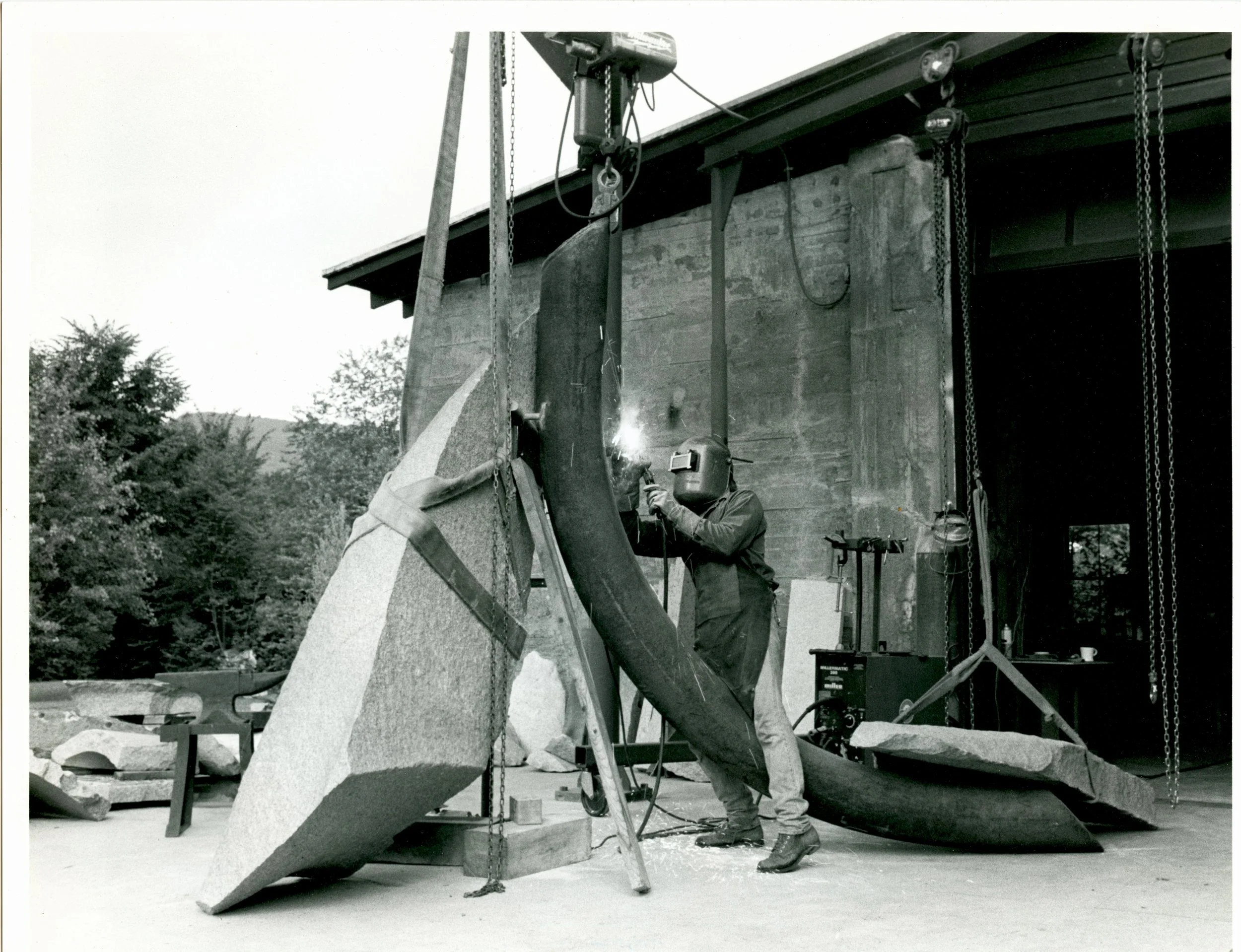 FIG8_B-94-01c JVA Wells_recSisyphus1994 welding.jpg