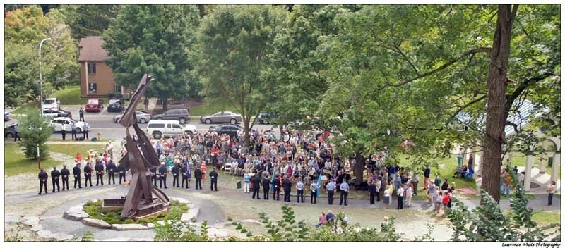 900crowdfromabove.jpg