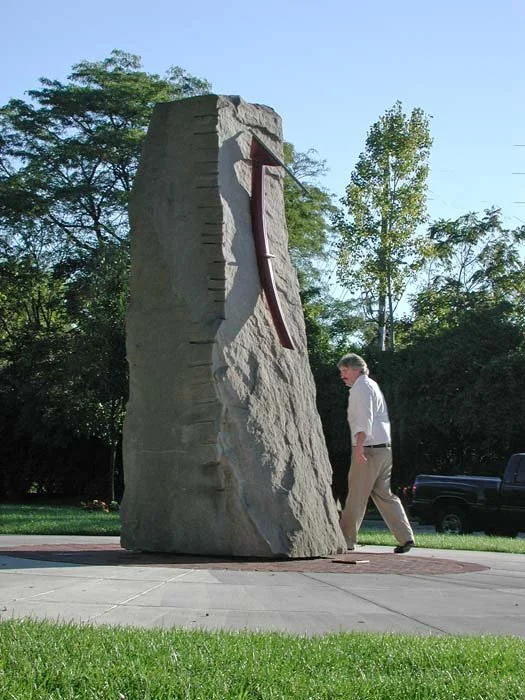 John Van Alstine
“9-1-1 MEMORIAL” 2002, 12’ high.

Kettering, Ohio, USA